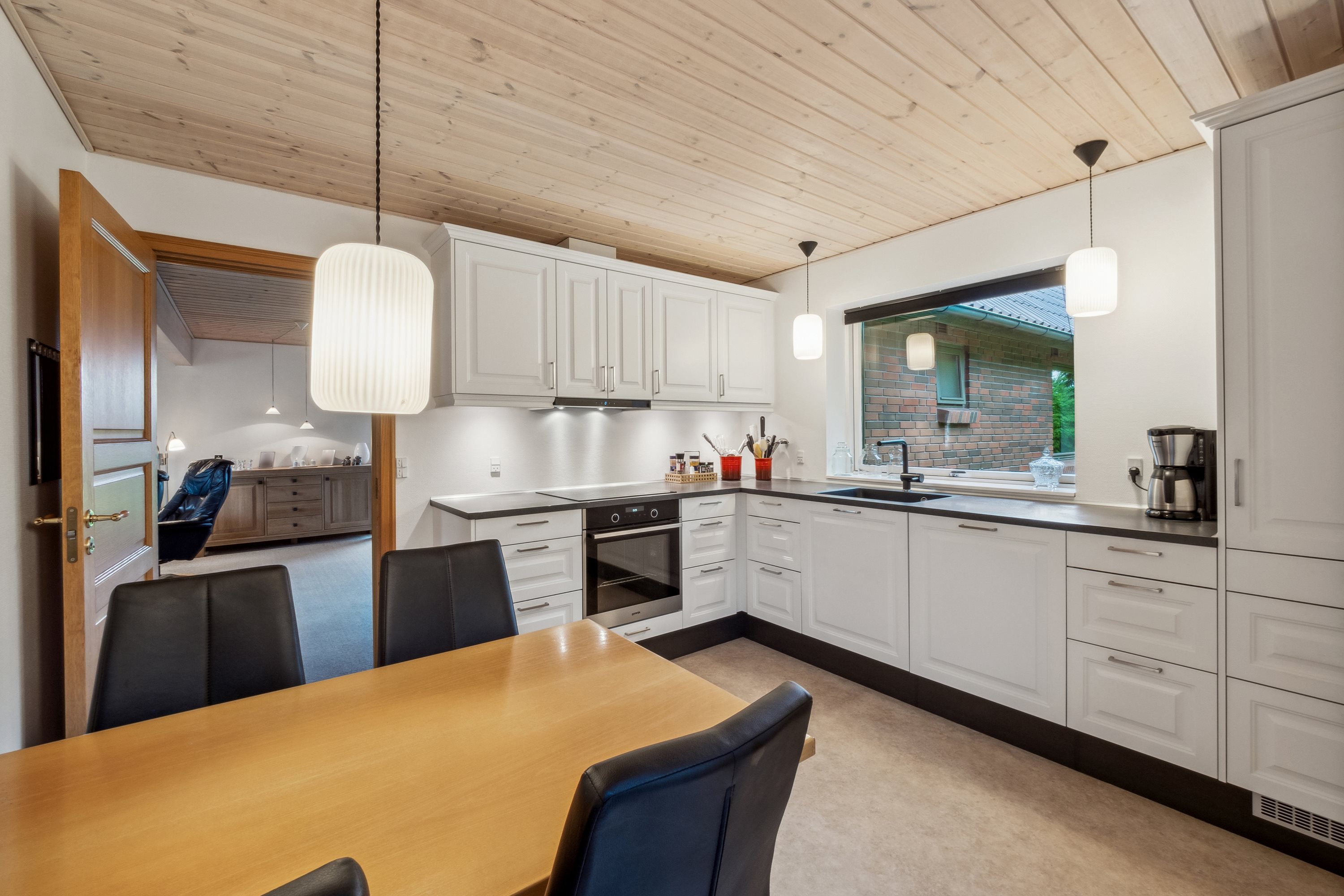 Fremhævet køkken billede i fuldskærmstilstand. Billede af Morsingvej 12, Tæbring, 7900 Nykøbing M