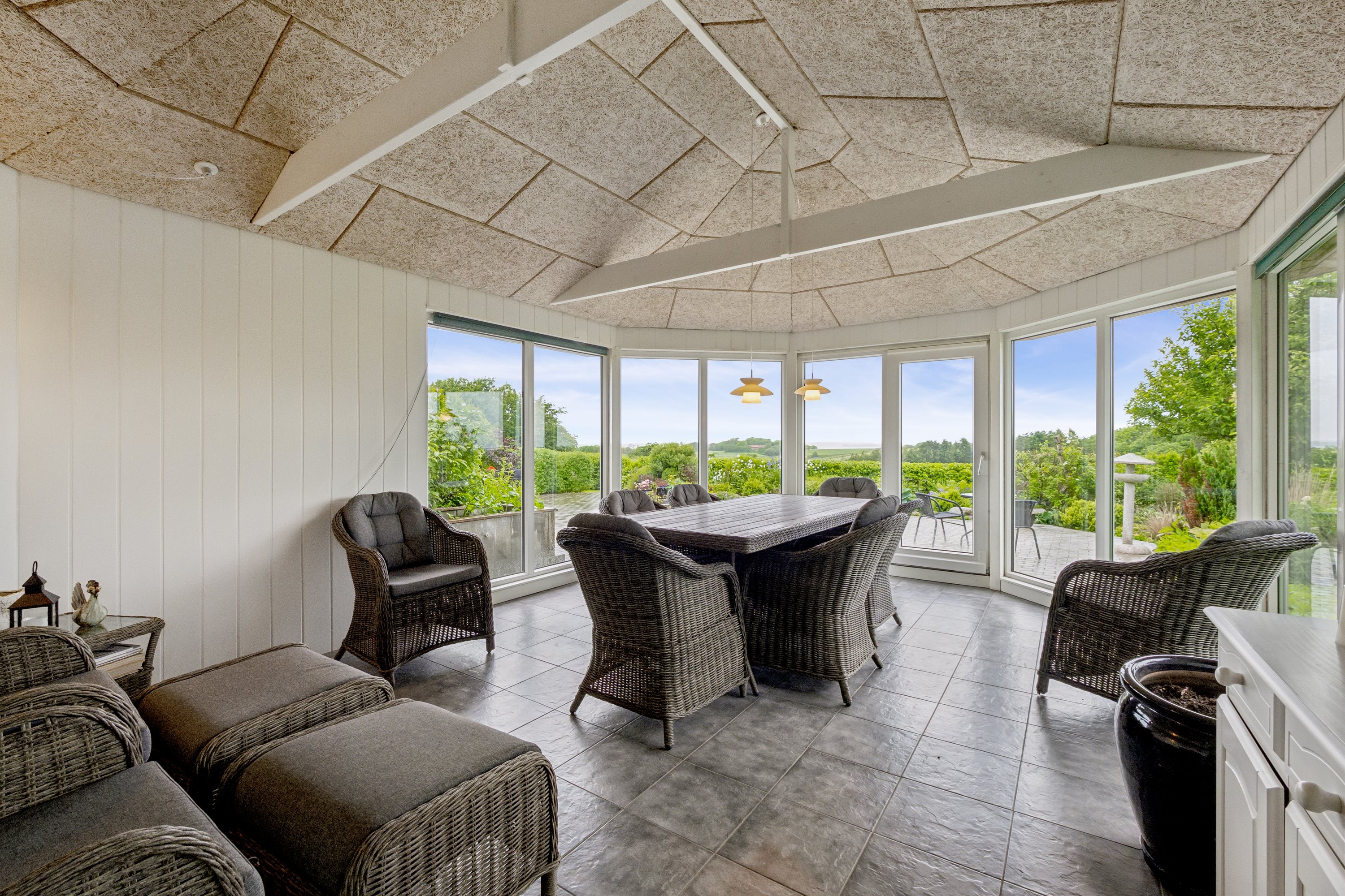 Fremhævet stue billede i fuldskærmstilstand. Billede af Morsingvej 12, Tæbring, 7900 Nykøbing M