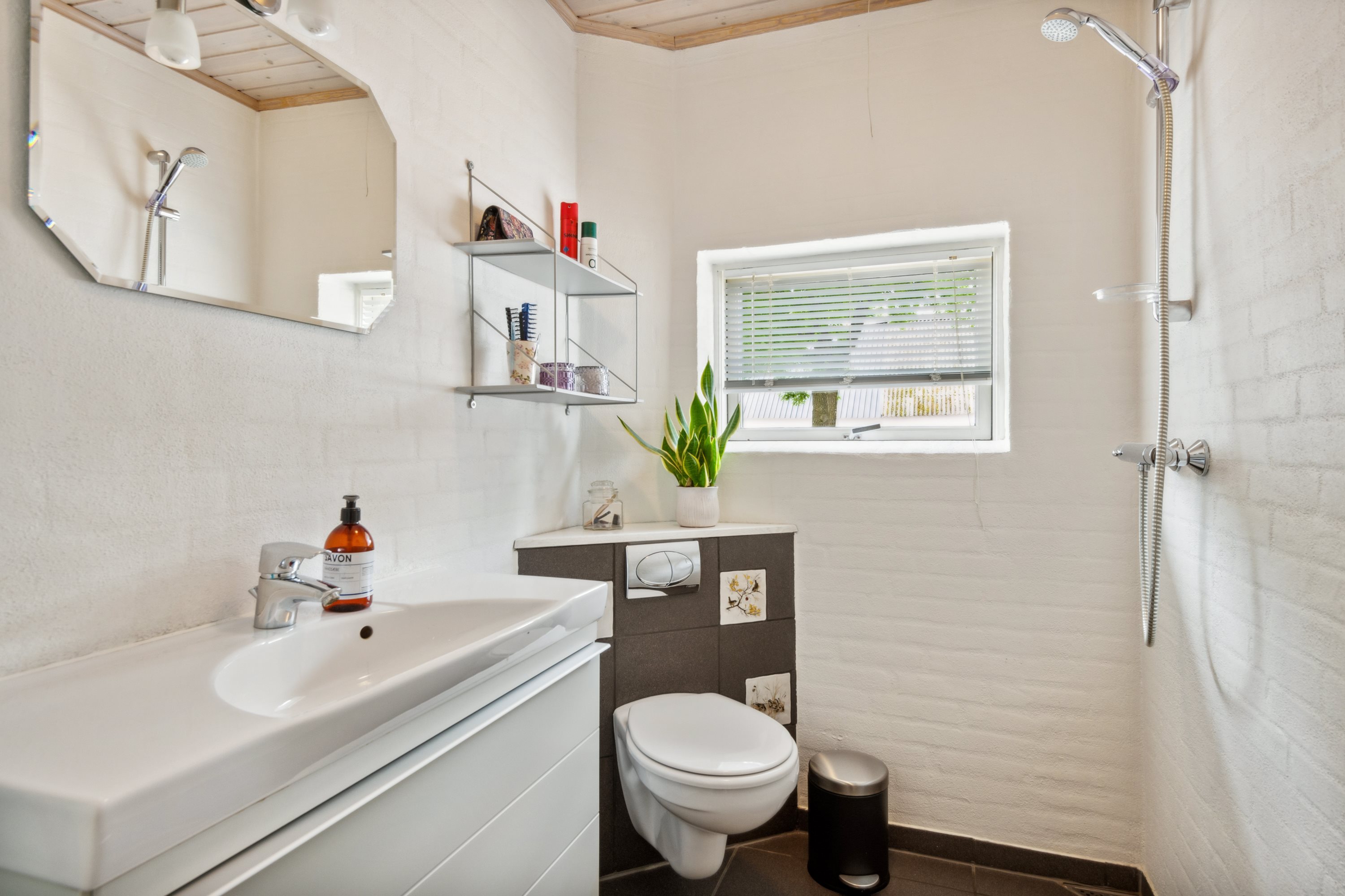 Fremhævet badeværelse billede i fuldskærmstilstand. Billede af Hjedsbækvej 71, Sørup, 9530 Støvring