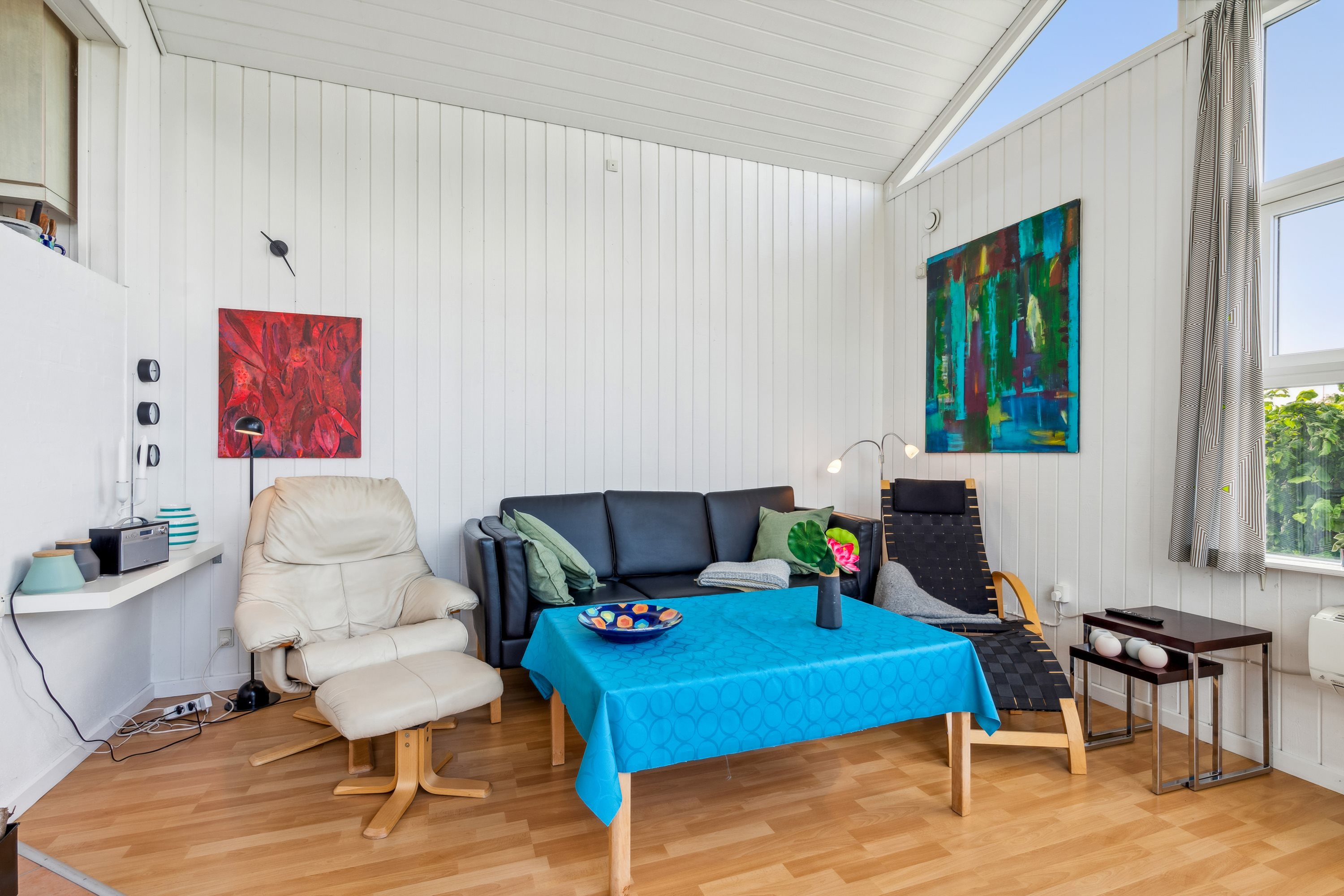 Fremhævet stue billede i fuldskærmstilstand. Billede af Tangvej 28, Begtrup Vig, 8420 Knebel