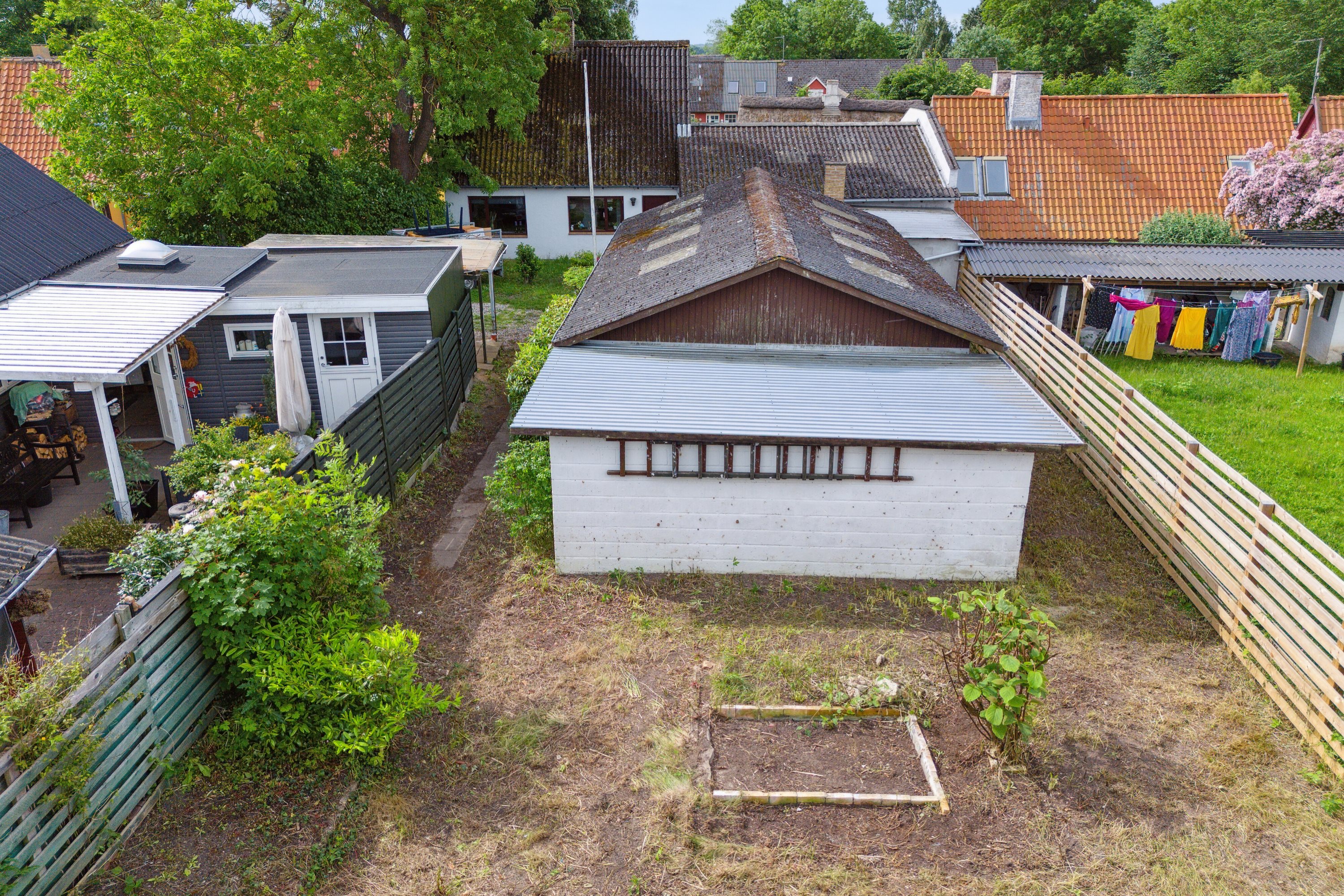 Fremhævet set fra haven billede i fuldskærmstilstand. Billede af Højby Hovedgade 76, 4573 Højby