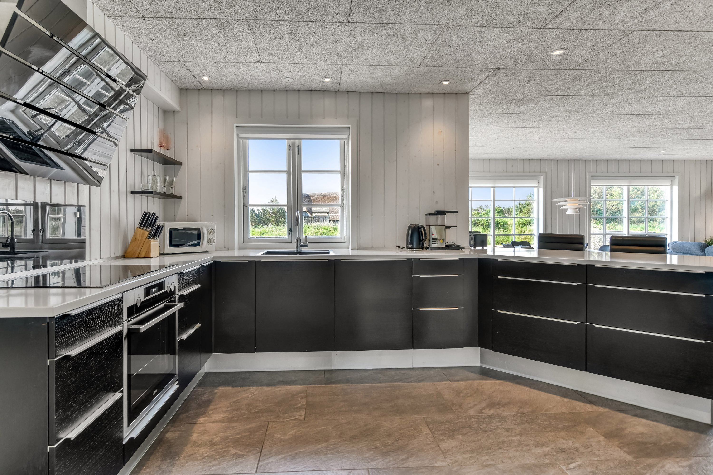 Fremhævet køkken billede i fuldskærmstilstand. Billede af Horns Rev 2, 6857 Blåvand