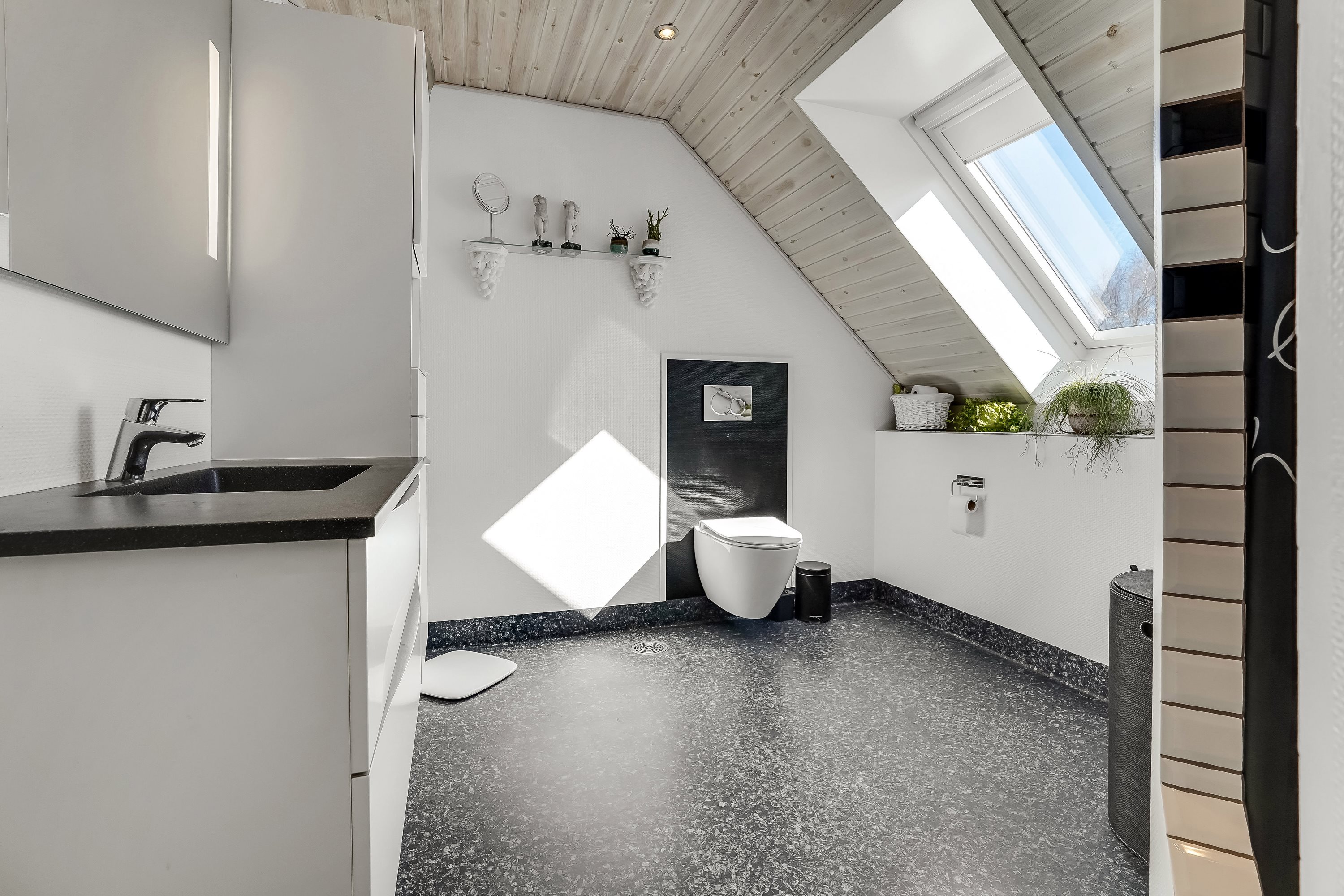 Fremhævet andet billede i fuldskærmstilstand. Billede af Gudenåvej 4, Sdr Vissing, 8740 Brædstrup