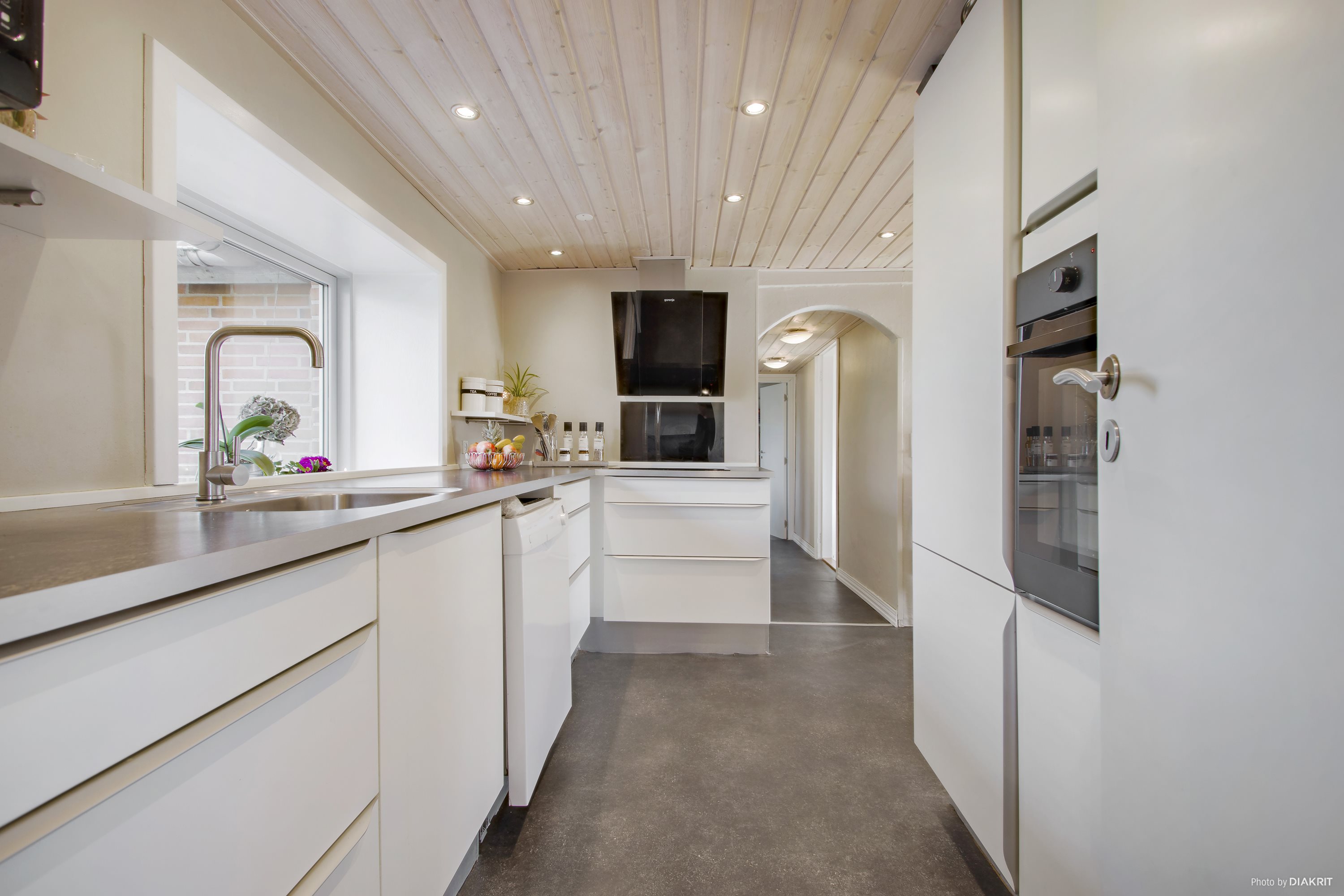 Fremhævet køkken billede i fuldskærmstilstand. Billede af Øster Rør Vej 6, Gærum, 9900 Frederikshavn