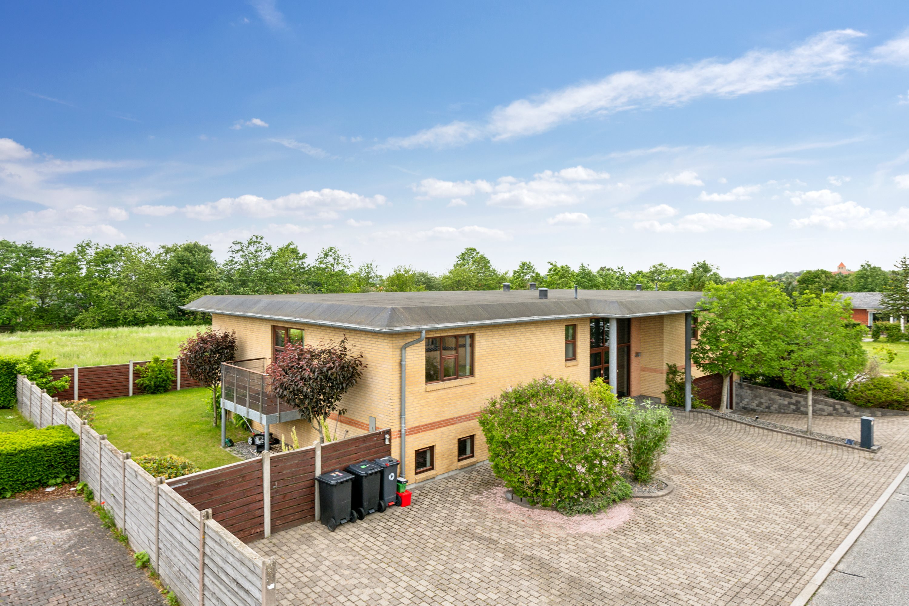 Fremhævet ejendom 1 billede i fuldskærmstilstand. Billede af Ravnhøj 2, Hasseris, 9000 Aalborg