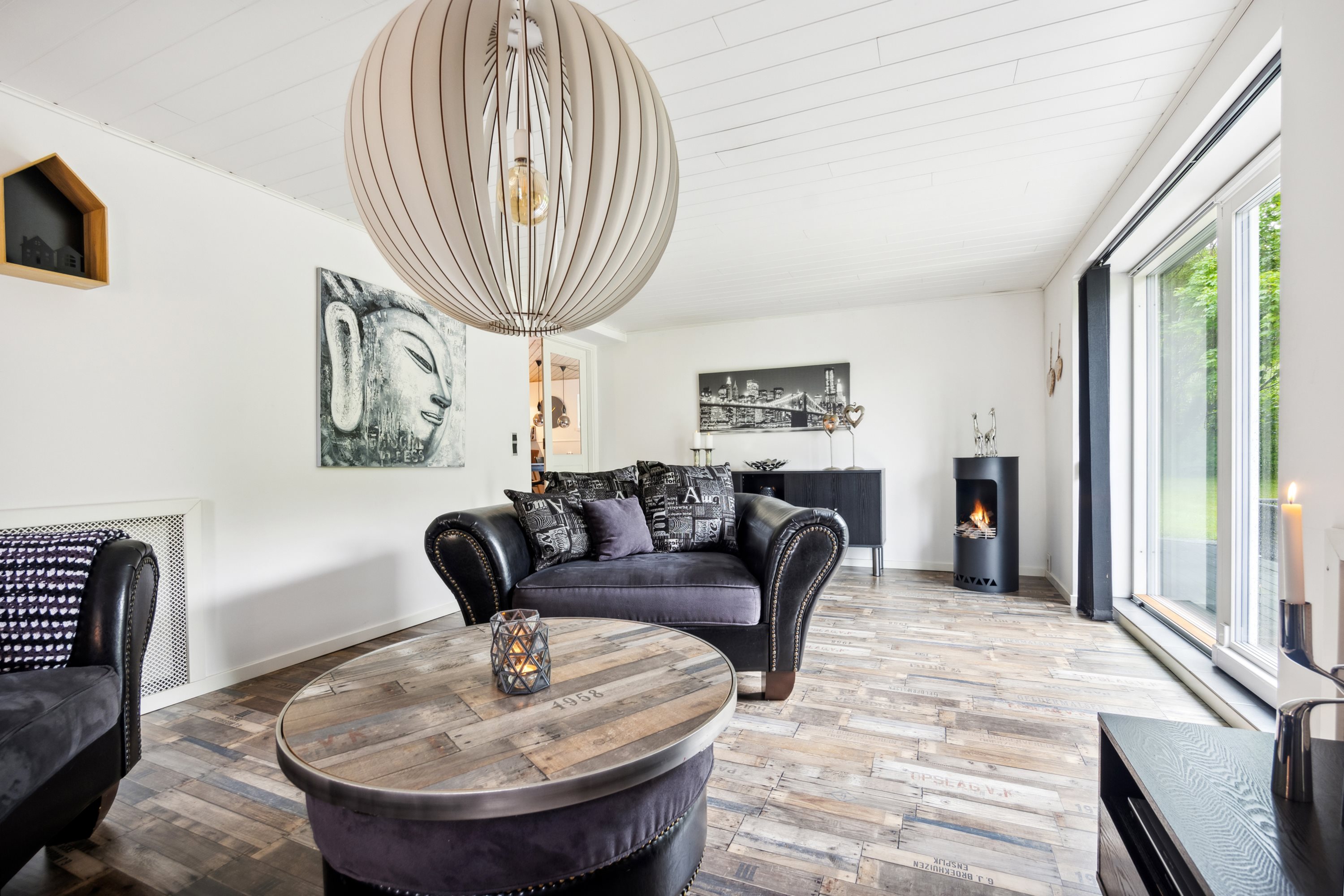 Fremhævet stue billede i fuldskærmstilstand. Billede af Bybakken 8, Ræhr, 7730 Hanstholm