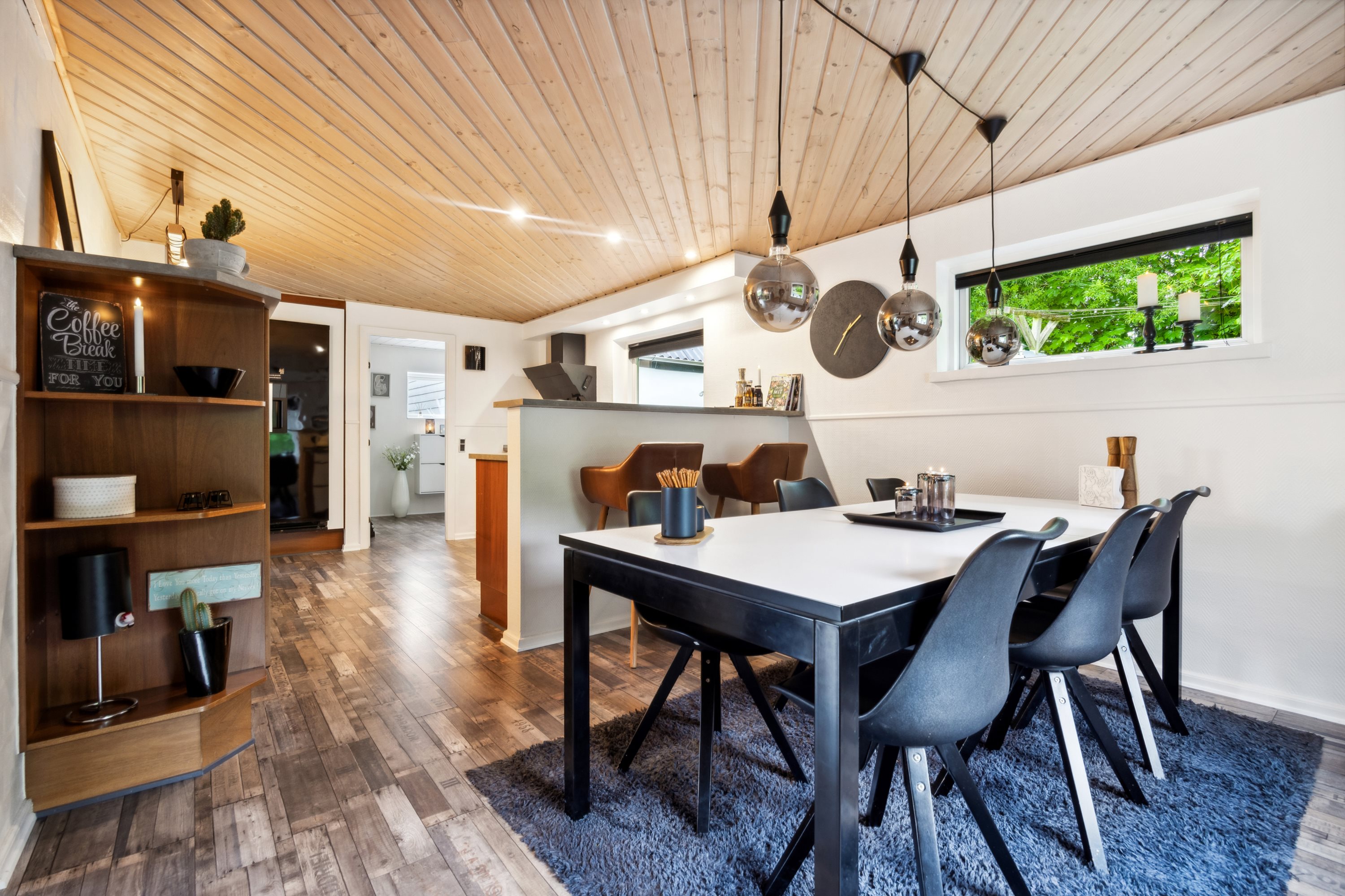 Fremhævet stue billede i fuldskærmstilstand. Billede af Bybakken 8, Ræhr, 7730 Hanstholm