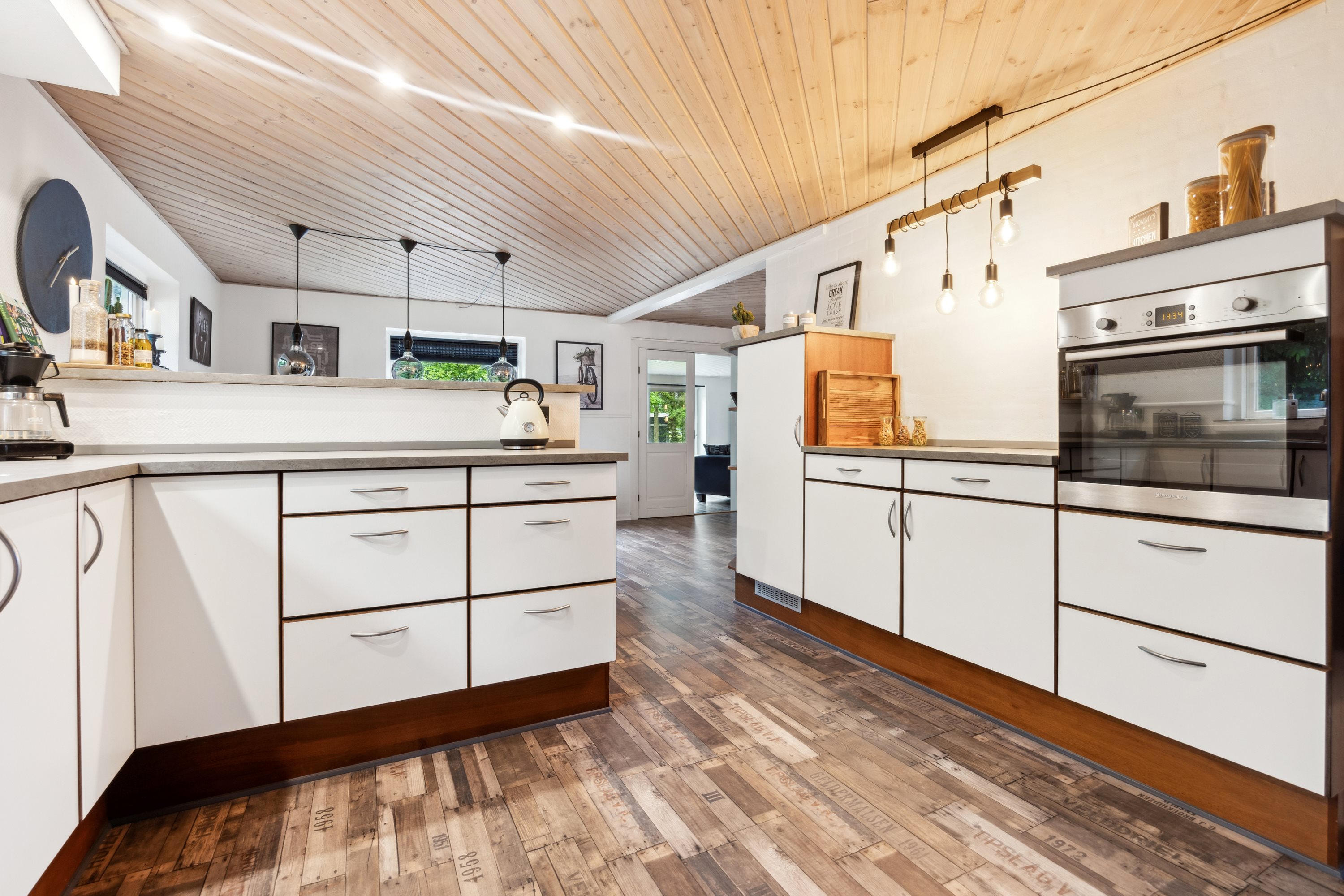 Fremhævet køkken billede i fuldskærmstilstand. Billede af Bybakken 8, Ræhr, 7730 Hanstholm