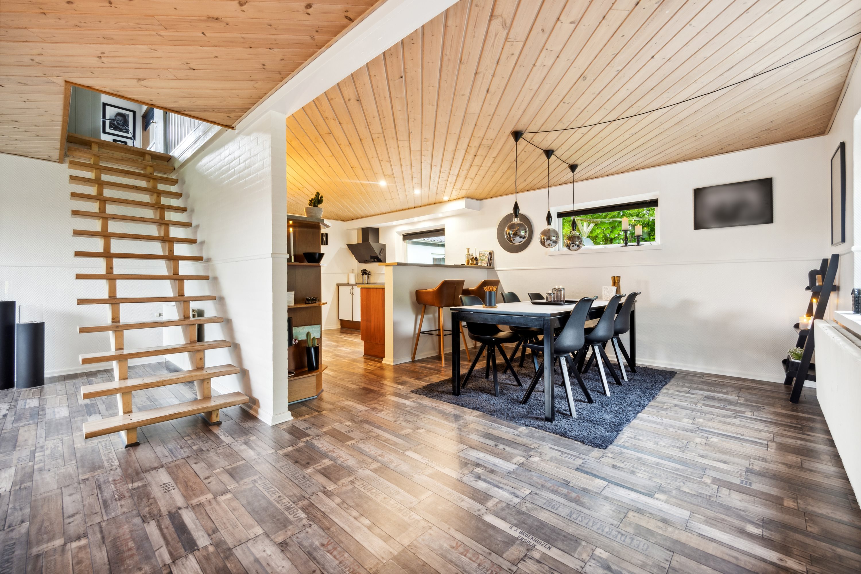 Fremhævet stue billede i fuldskærmstilstand. Billede af Bybakken 8, Ræhr, 7730 Hanstholm