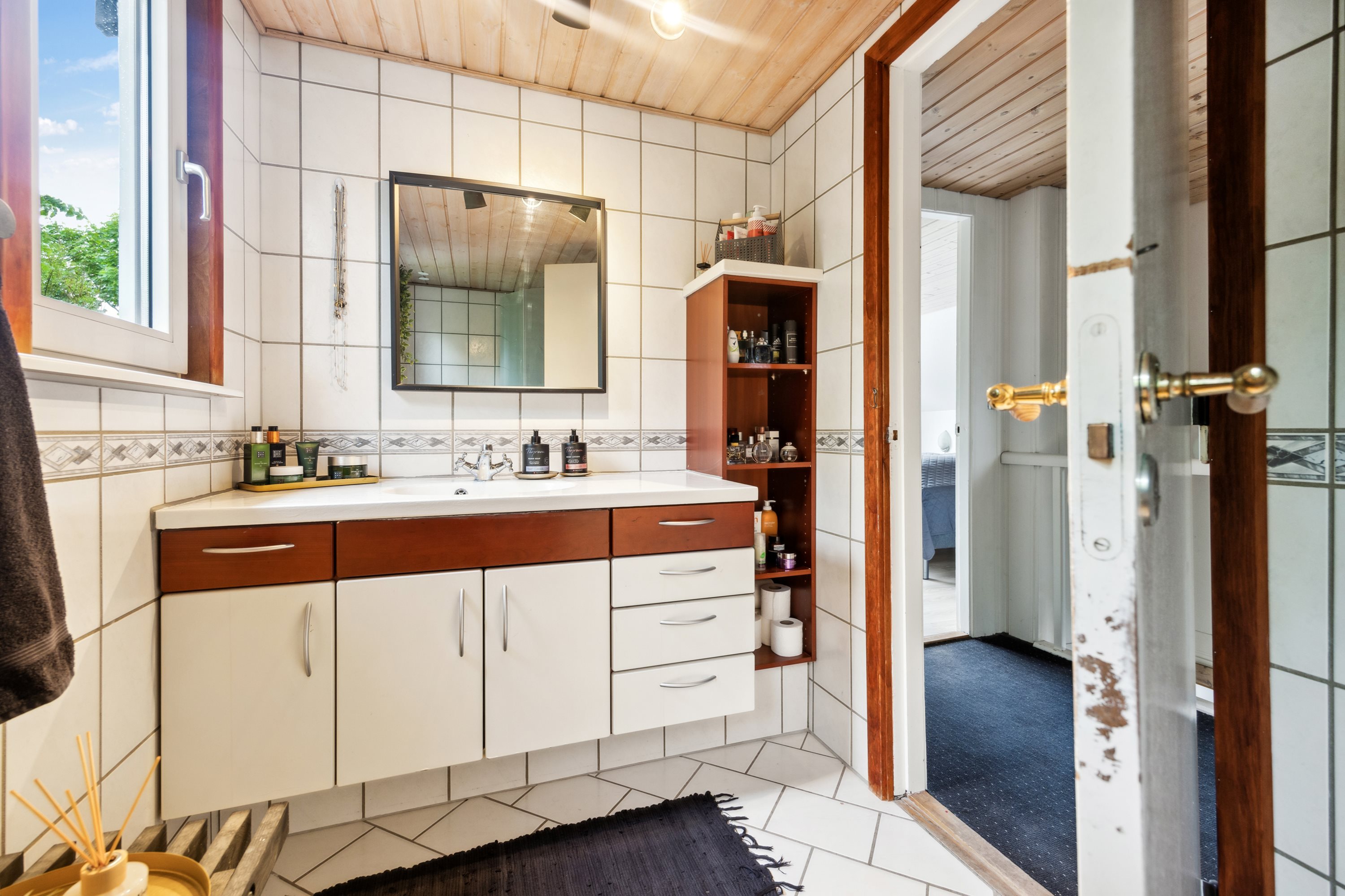 Fremhævet badeværelse billede i fuldskærmstilstand. Billede af Bybakken 8, Ræhr, 7730 Hanstholm