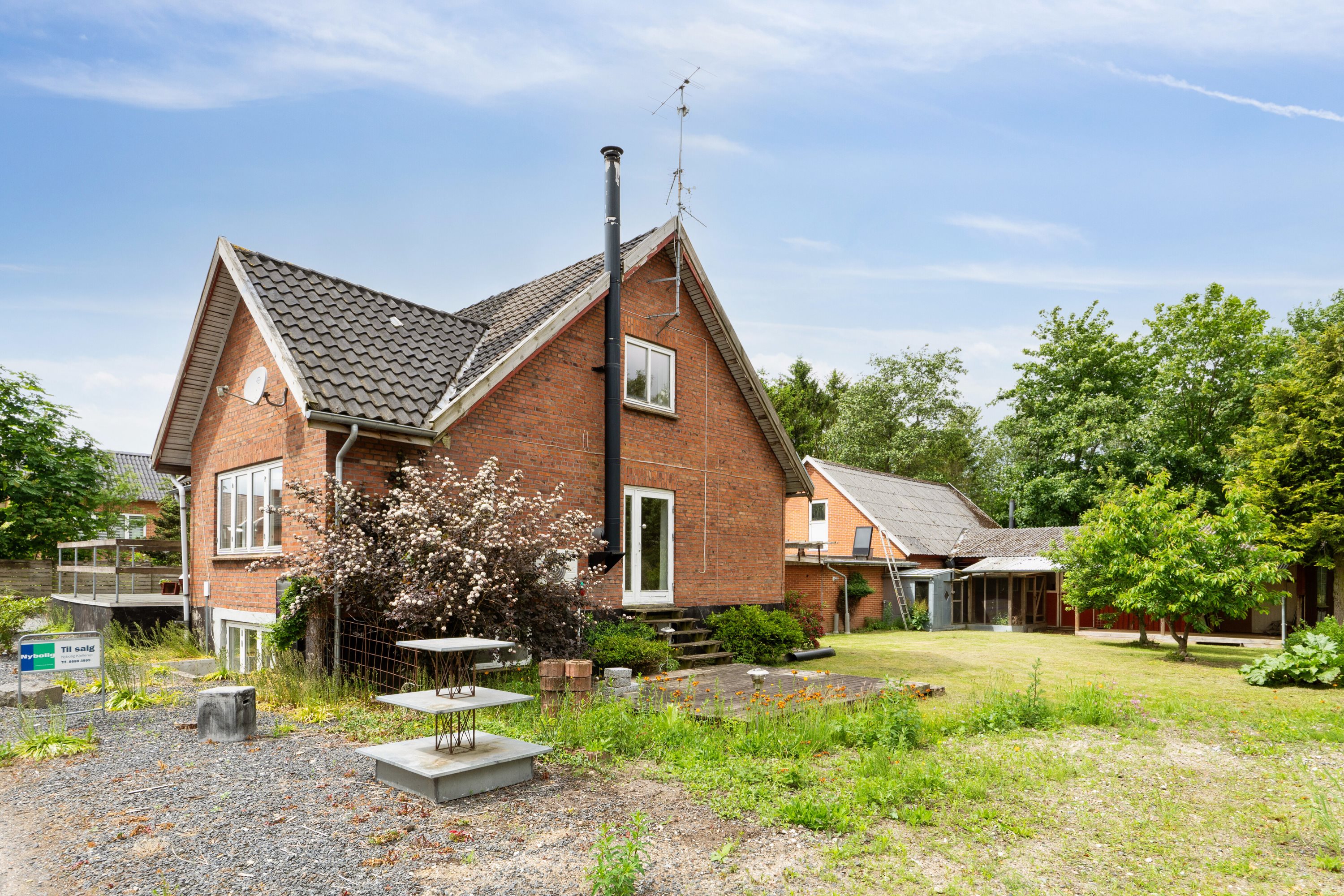 Fremhævet set fra haven billede i fuldskærmstilstand. Billede af Nørrevangsvej 12, Demstrup, 8620 Kjellerup