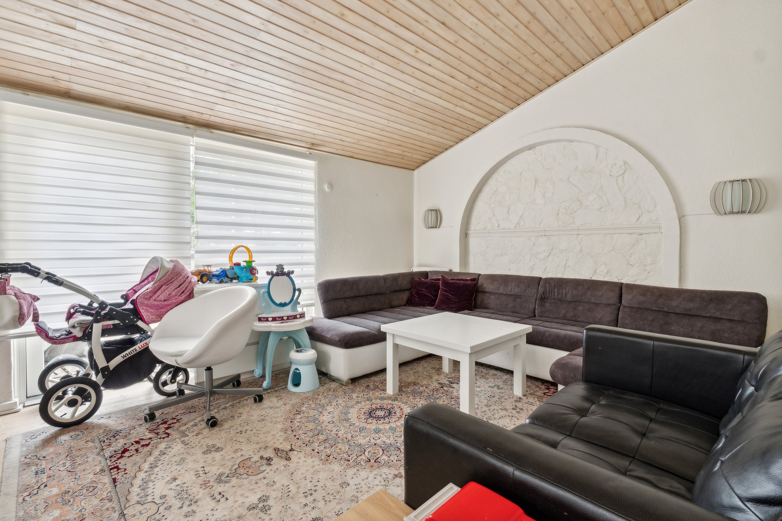 Fremhævet stue billede i fuldskærmstilstand. Billede af Nyborgvej 310, 5220 Odense SØ