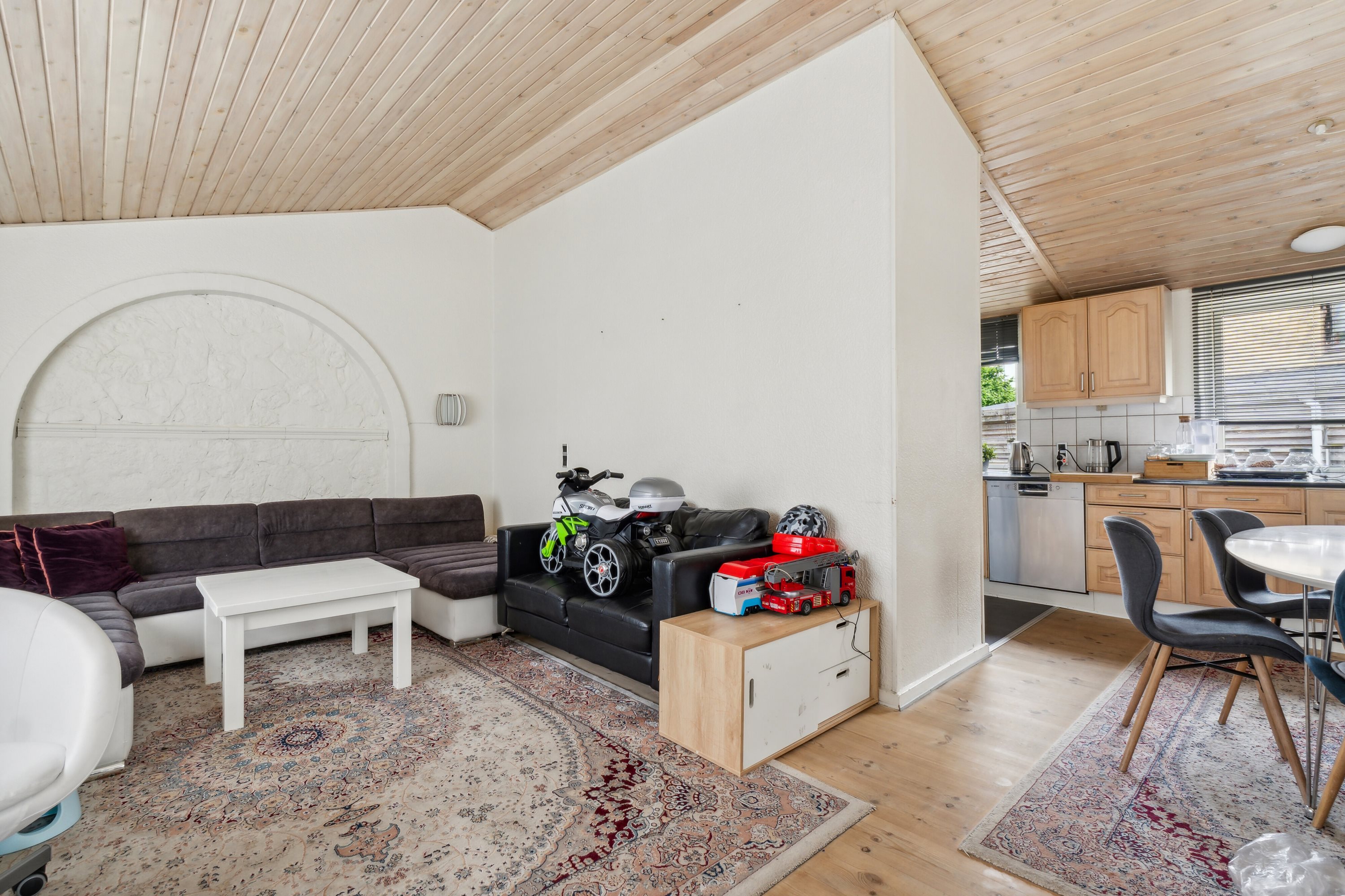 Fremhævet stue billede i fuldskærmstilstand. Billede af Nyborgvej 310, 5220 Odense SØ