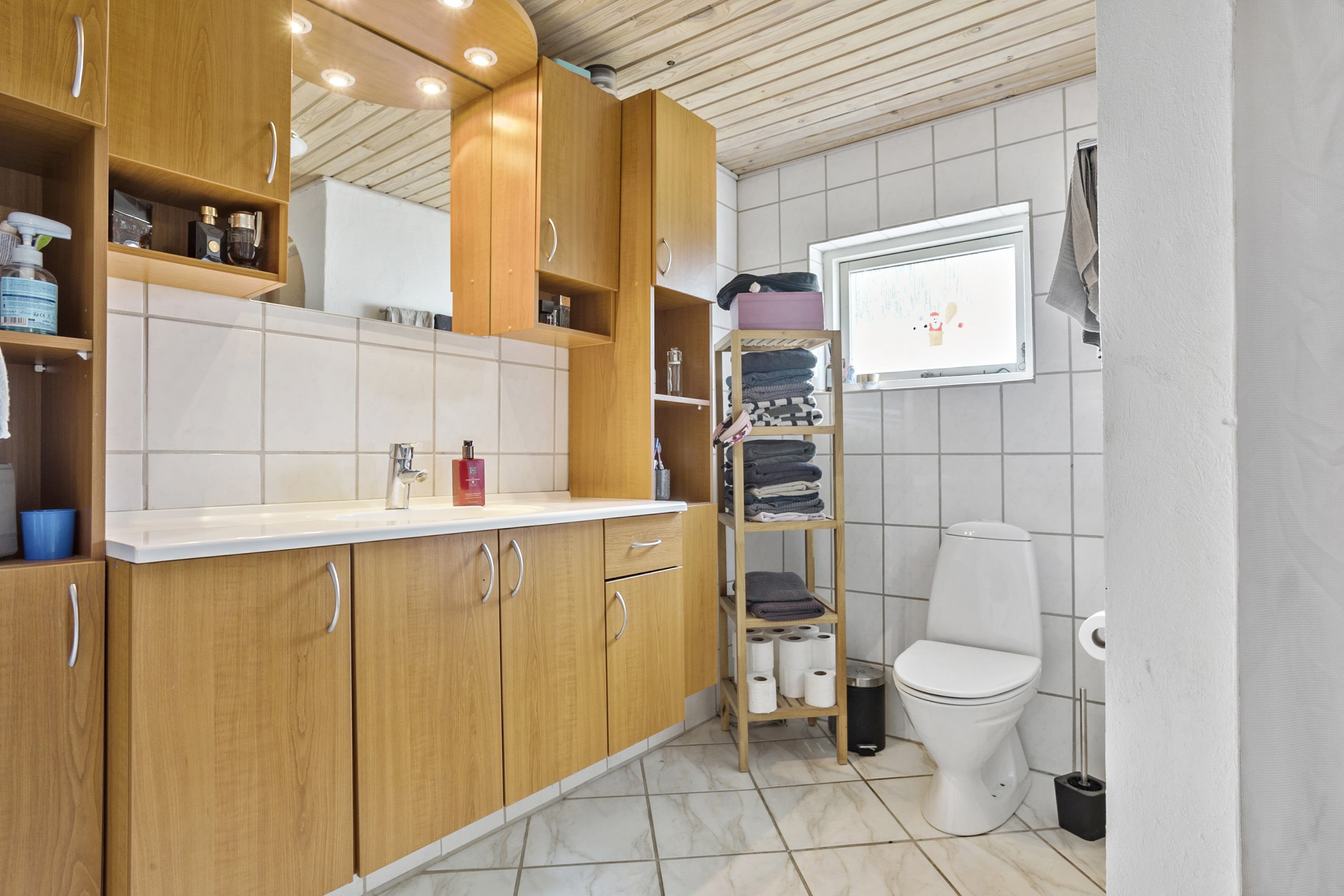 Fremhævet badeværelse billede i fuldskærmstilstand. Billede af Hafdrupvej 11, Hafdrup, 6580 Vamdrup