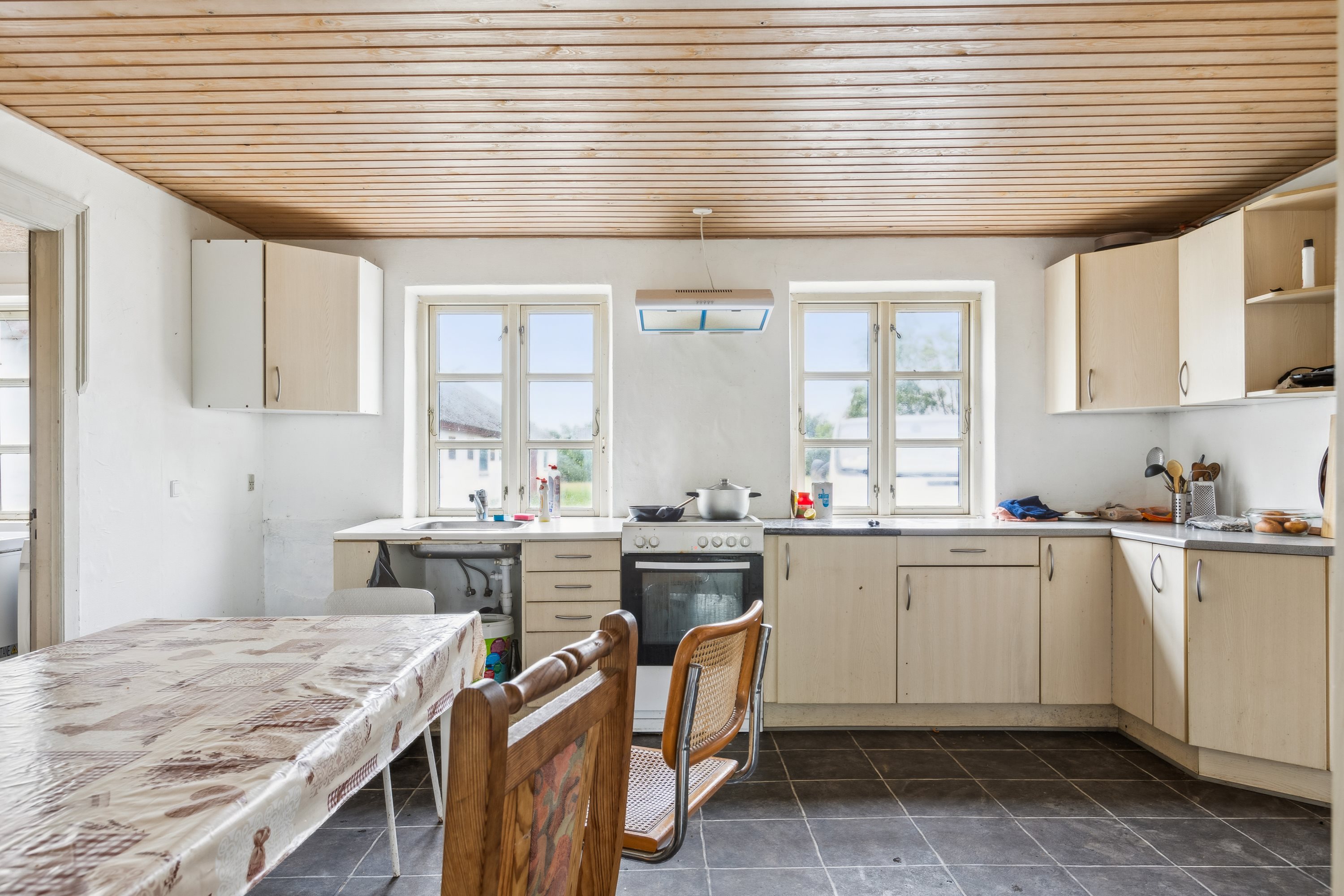 Fremhævet køkken billede i fuldskærmstilstand. Billede af Søndervej 80, Brobyværk, 5672 Broby