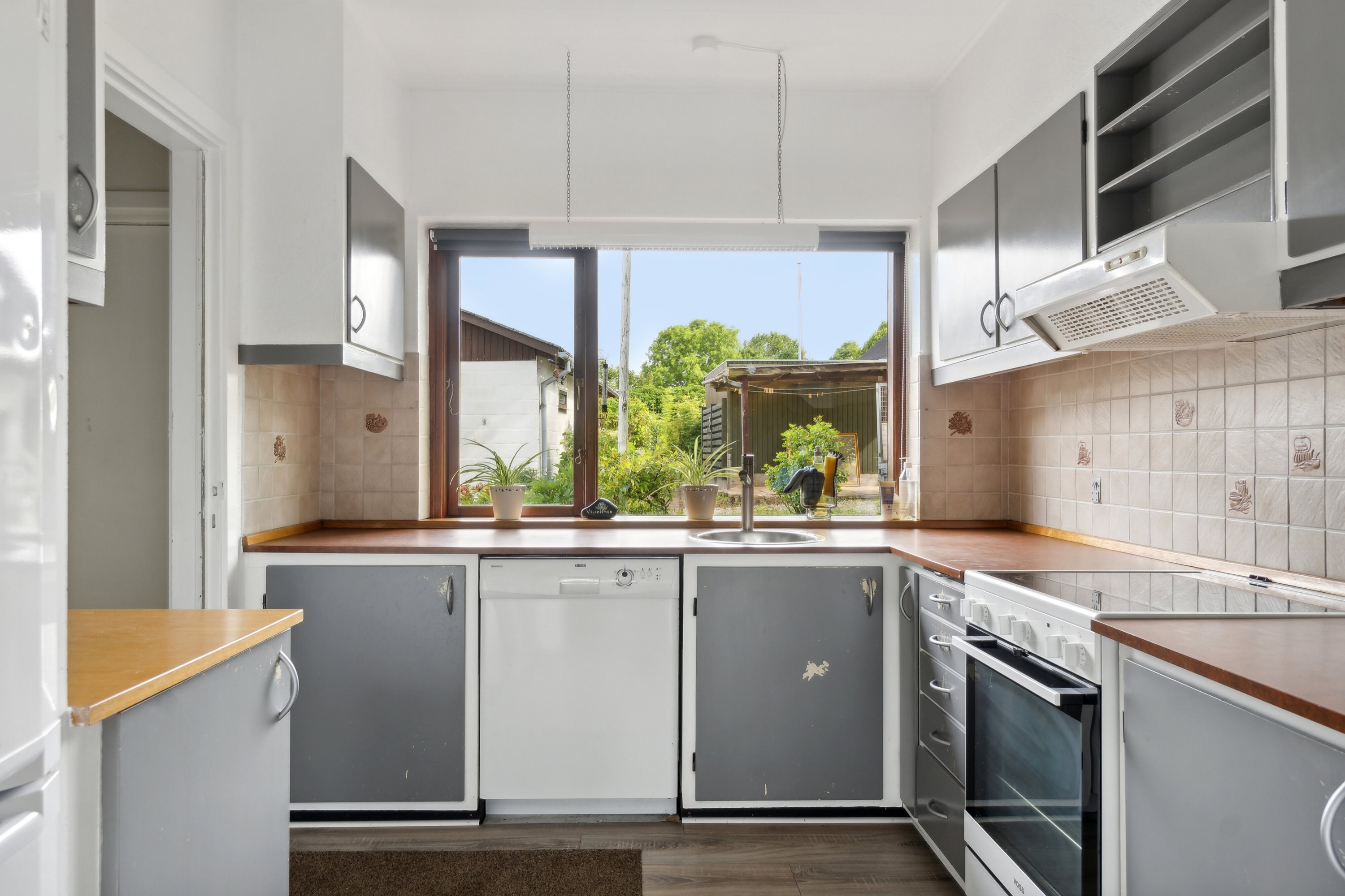 Fremhævet køkken billede i fuldskærmstilstand. Billede af Højby Hovedgade 76, 4573 Højby