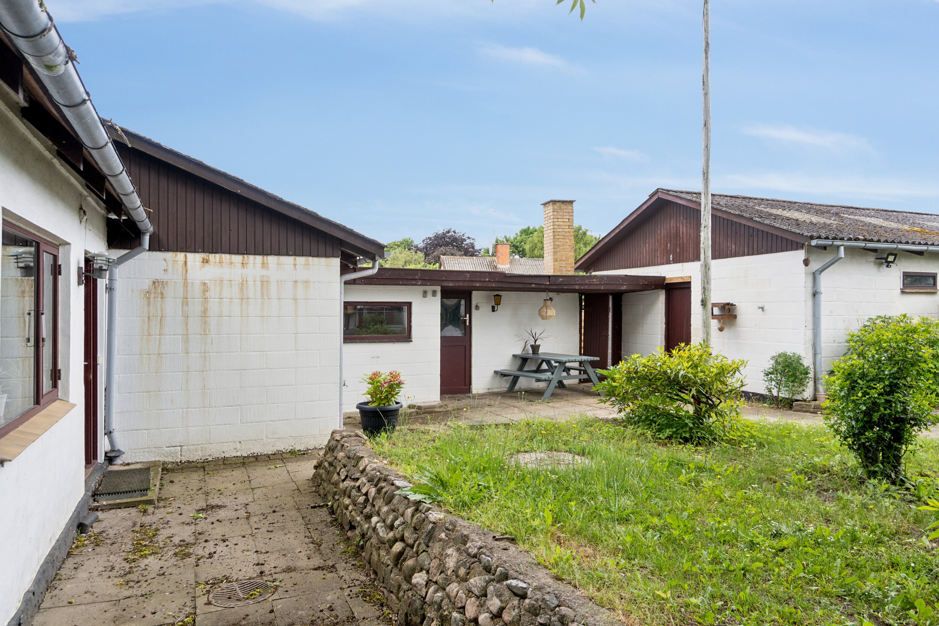 Miniaturebillede 2: set fra haven. Billede af Højby Hovedgade 76, 4573 Højby