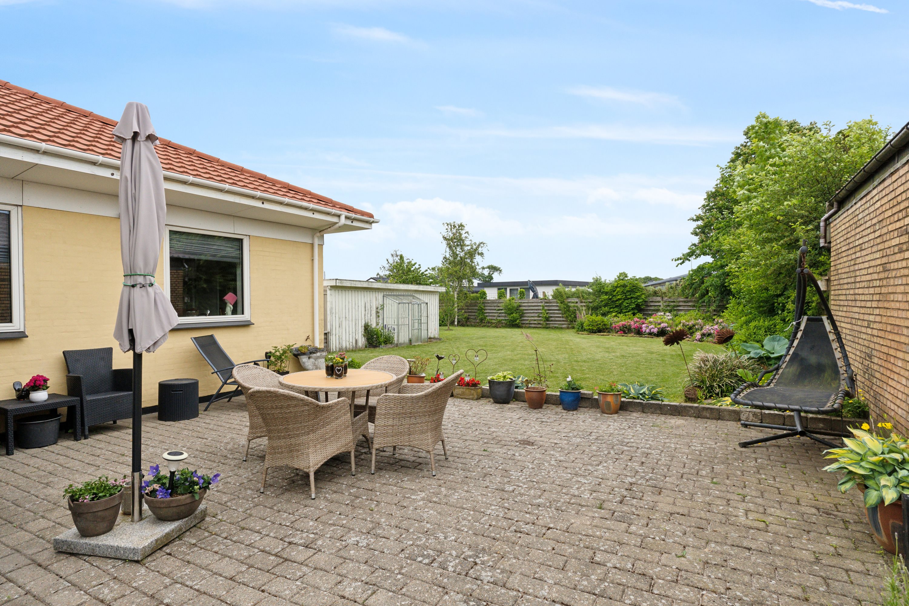 Miniaturebillede 1: terrasse. Billede af Irisvej 22, 9800 Hjørring