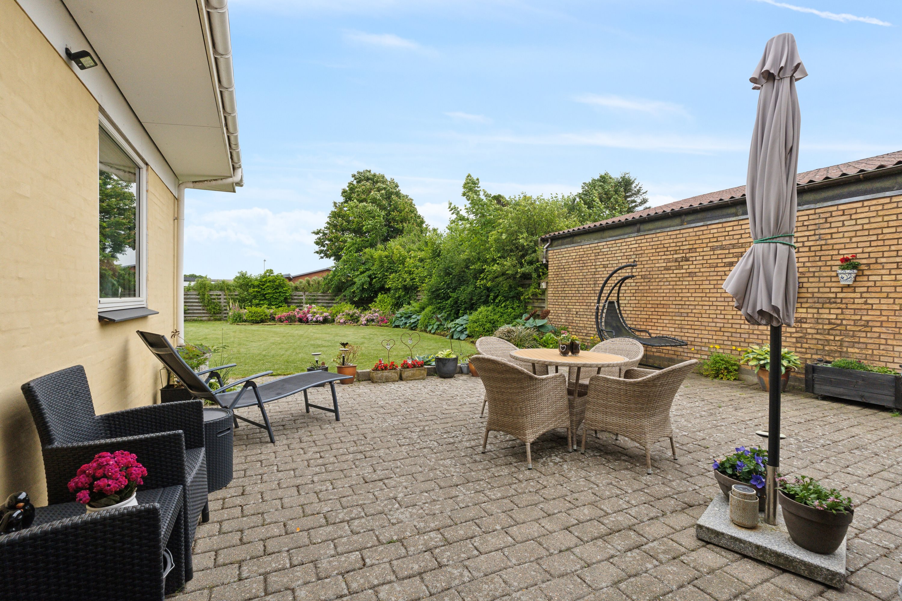 Fremhævet terrasse billede i fuldskærmstilstand. Billede af Irisvej 22, 9800 Hjørring