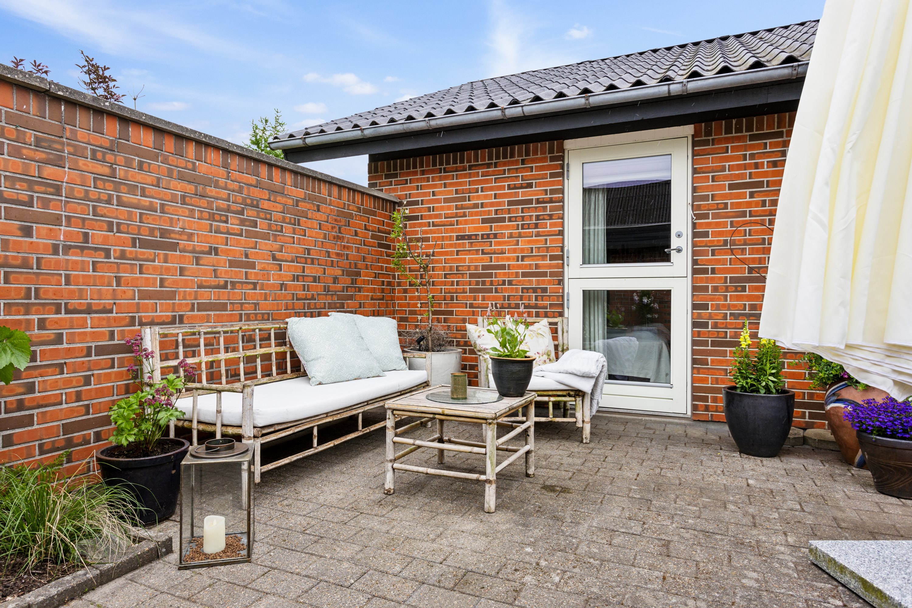 Fremhævet terrasse billede i fuldskærmstilstand. Billede af Vestervænget 3, 8832 Skals