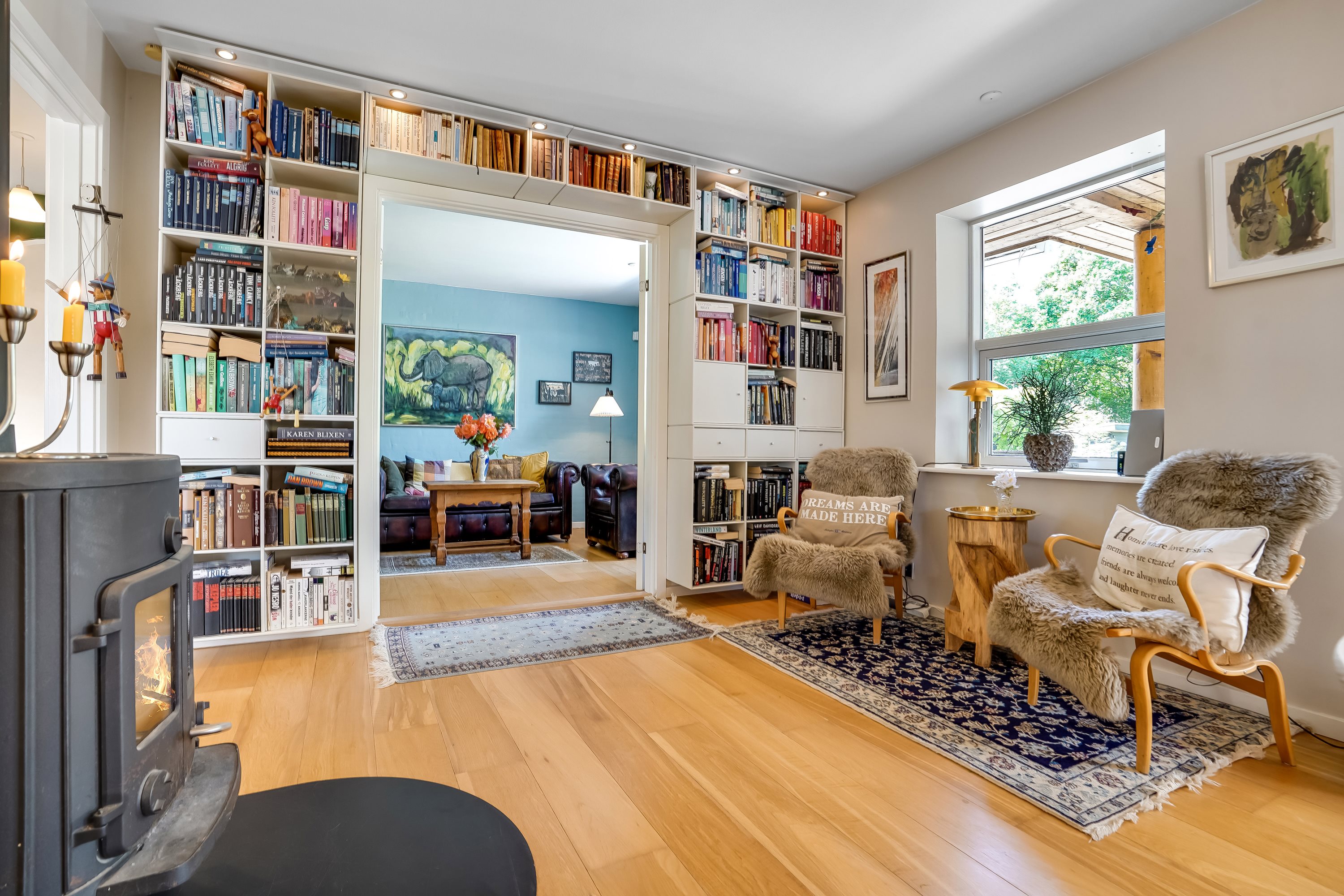 Fremhævet stue billede i fuldskærmstilstand. Billede af Skovgyden 67, Ørritslev Skov, 5450 Otterup