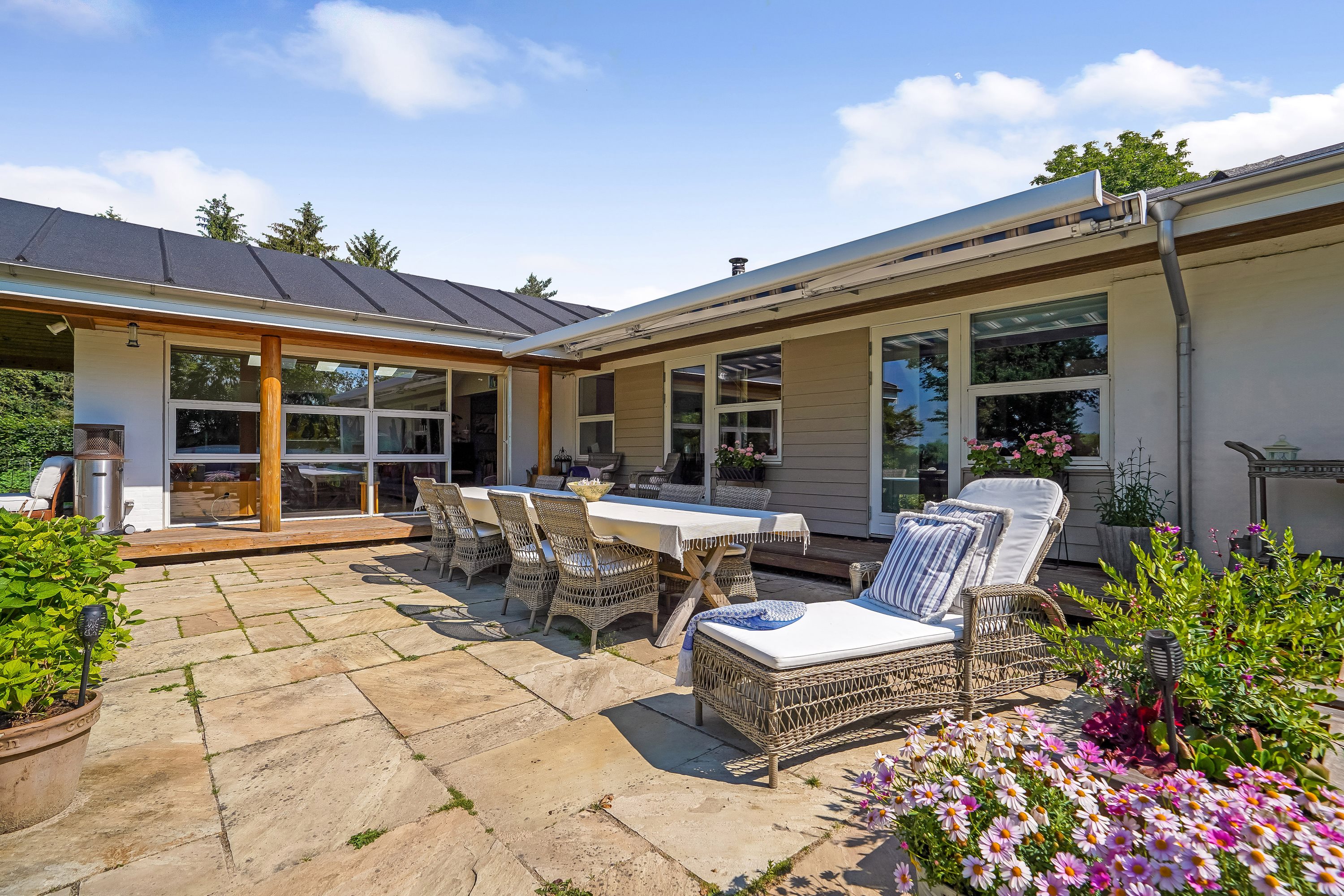 Fremhævet terrasse billede i fuldskærmstilstand. Billede af Skovgyden 67, Ørritslev Skov, 5450 Otterup