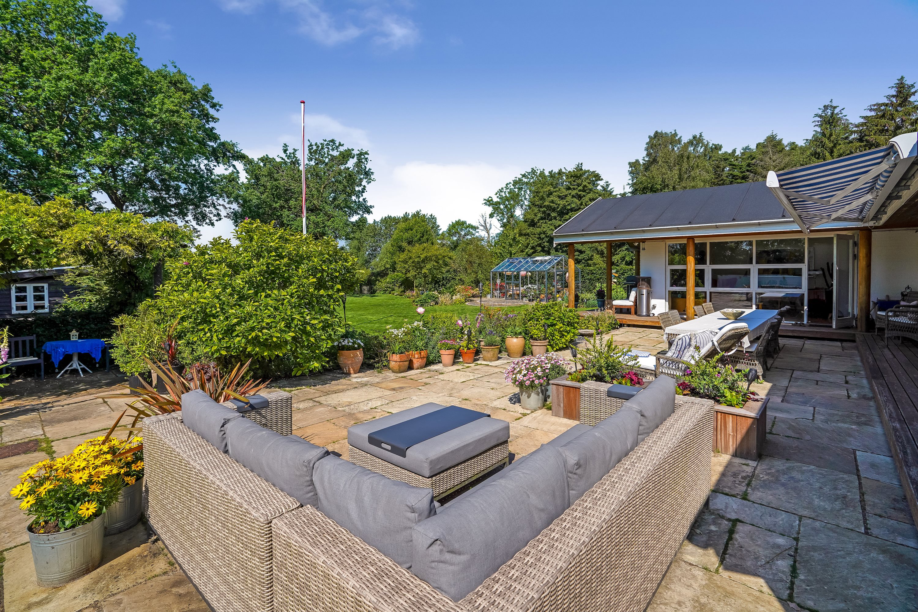 Fremhævet terrasse billede i fuldskærmstilstand. Billede af Skovgyden 67, Ørritslev Skov, 5450 Otterup