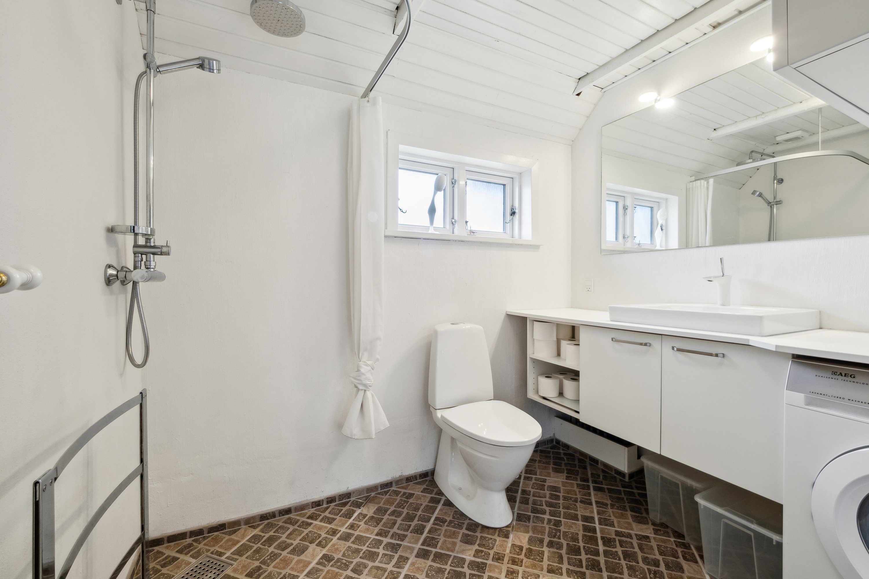 Fremhævet badeværelse billede i fuldskærmstilstand. Billede af Vesterhavsgade 148, Vorupør, 7700 Thisted