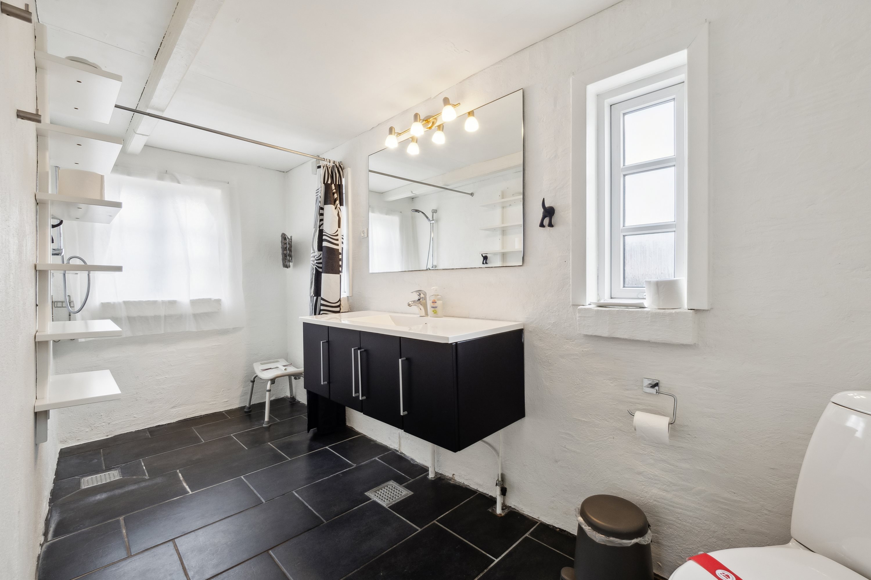 Fremhævet badeværelse billede i fuldskærmstilstand. Billede af Vesterhavsgade 148, Vorupør, 7700 Thisted