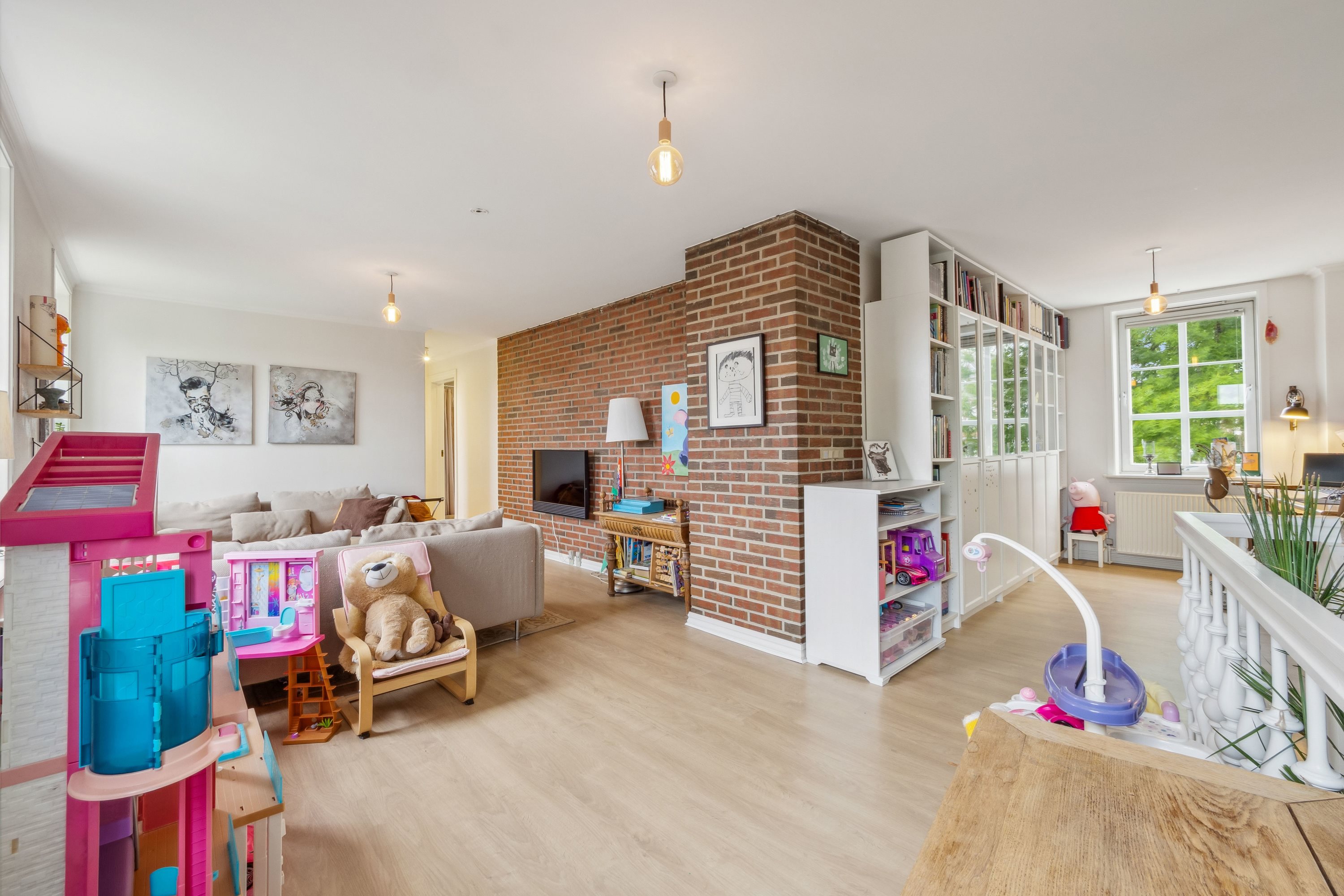 Fremhævet stue billede i fuldskærmstilstand. Billede af Kirkegårdsvej 1, 7700 Thisted