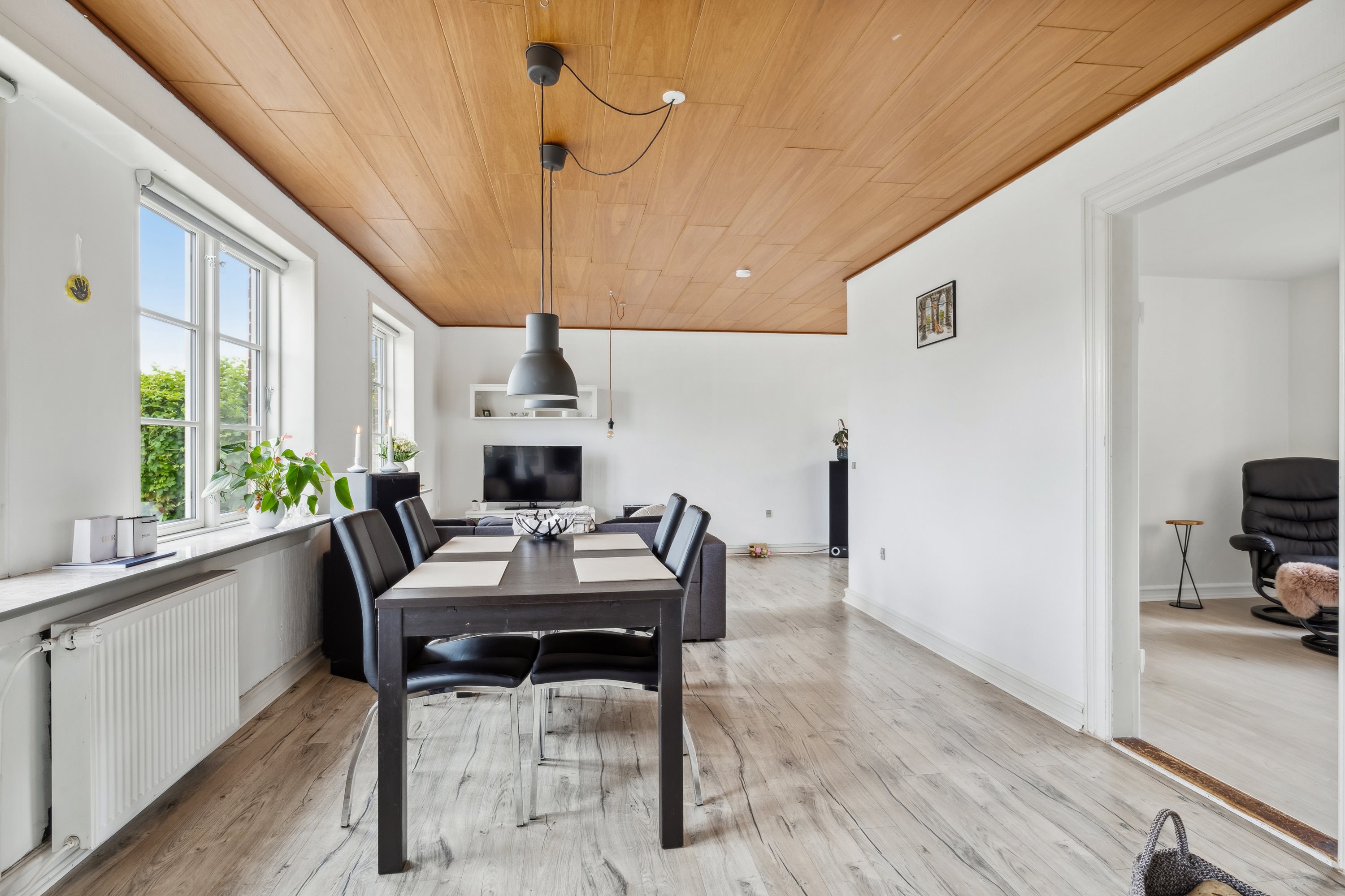 Fremhævet stue billede i fuldskærmstilstand. Billede af Hornelandevej 13, Horne, 5600 Faaborg