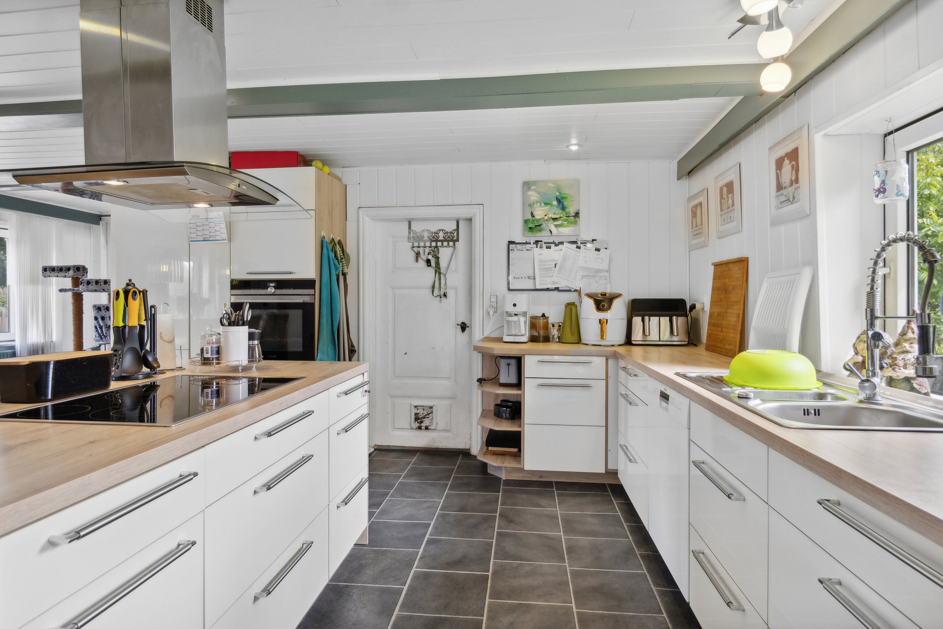 Fremhævet køkken billede i fuldskærmstilstand. Billede af Ramsherred 10, Brændstrup, 6630 Rødding