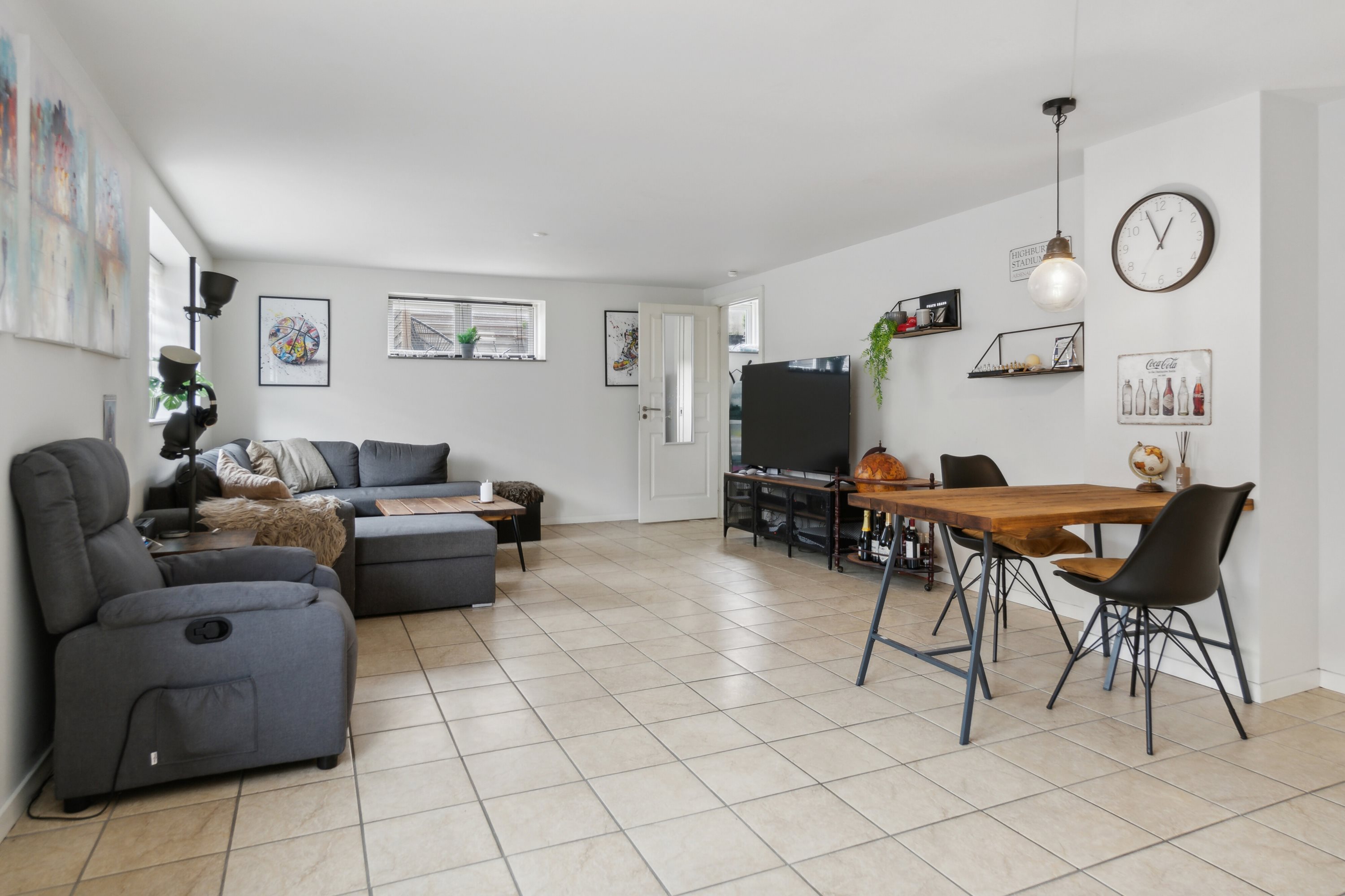 Fremhævet stue billede i fuldskærmstilstand. Billede af Egensevej 44A, 5700 Svendborg