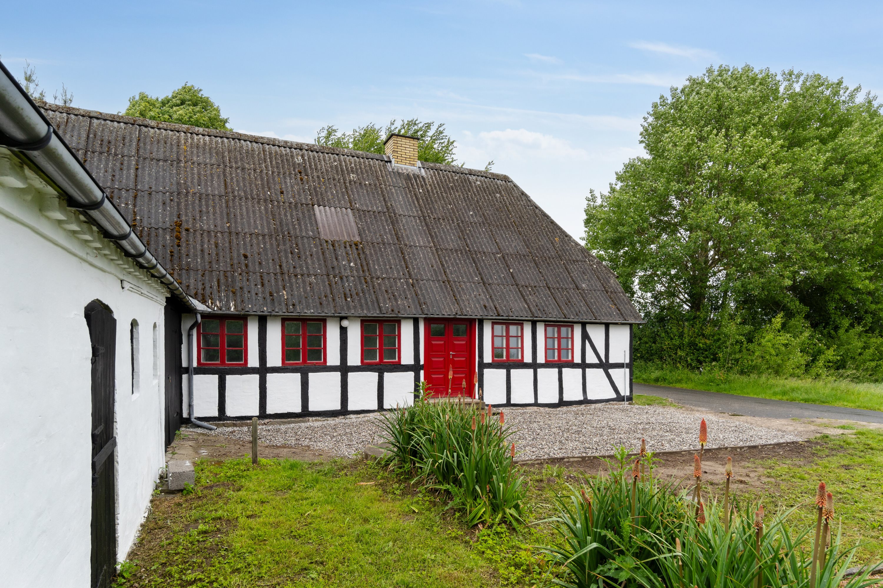 Miniaturebillede 1: set fra haven. Billede af Husmandsalleen 14, 5884 Gudme