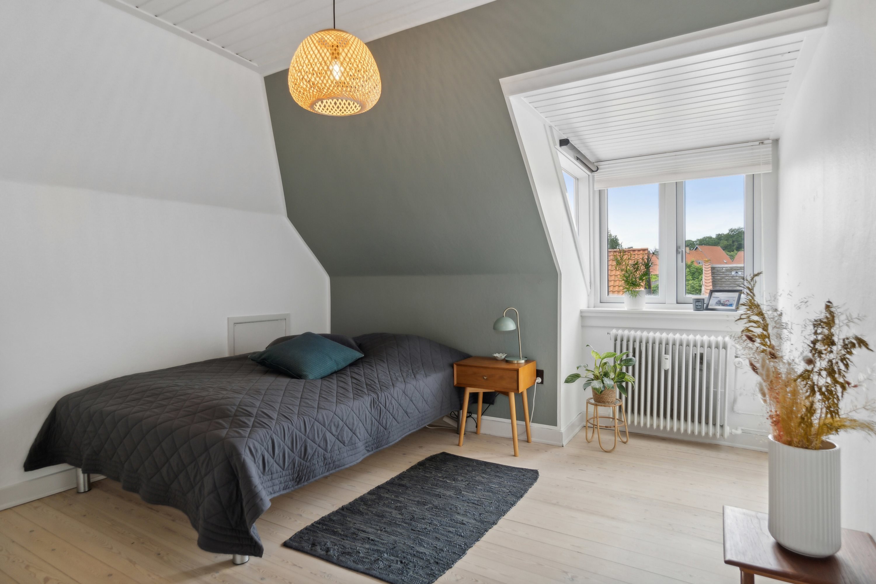 Fremhævet soveværelse billede i fuldskærmstilstand. Billede af Egensevej 44A, 5700 Svendborg