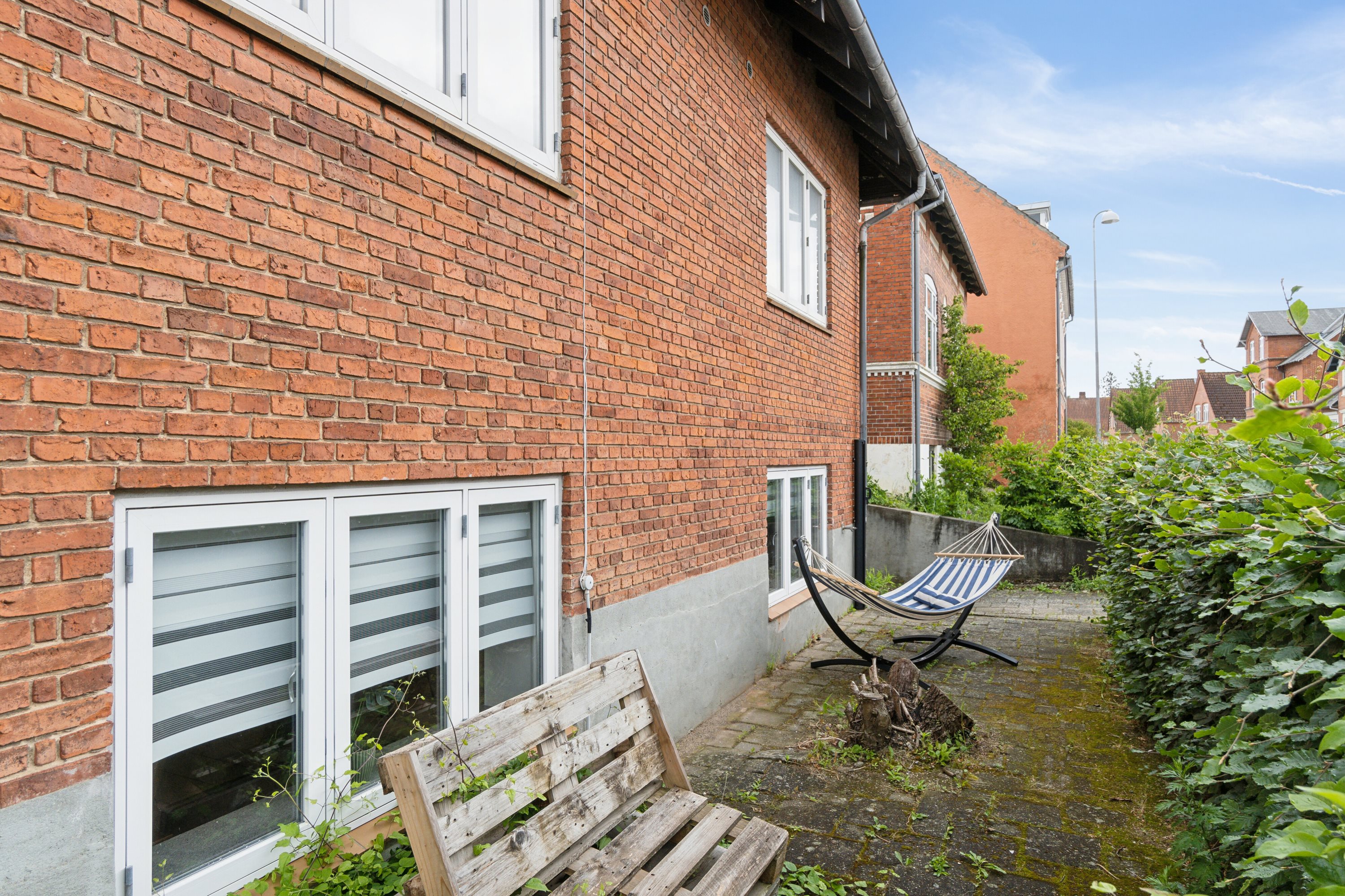 Fremhævet terrasse billede i fuldskærmstilstand. Billede af Egensevej 44A, 5700 Svendborg