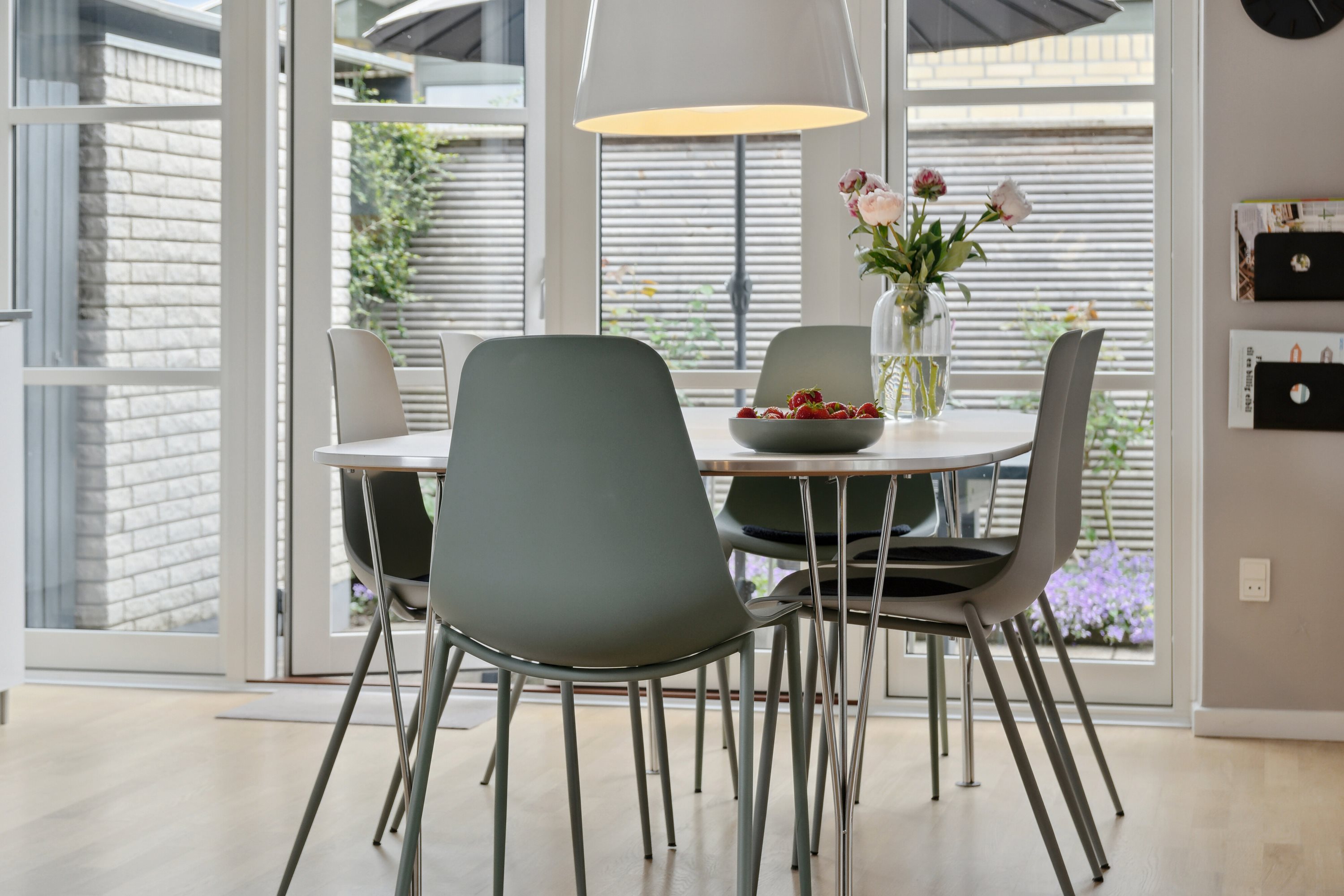 Fremhævet spisestue billede i fuldskærmstilstand. Billede af Odinsvej 28, Allerup, 4300 Holbæk