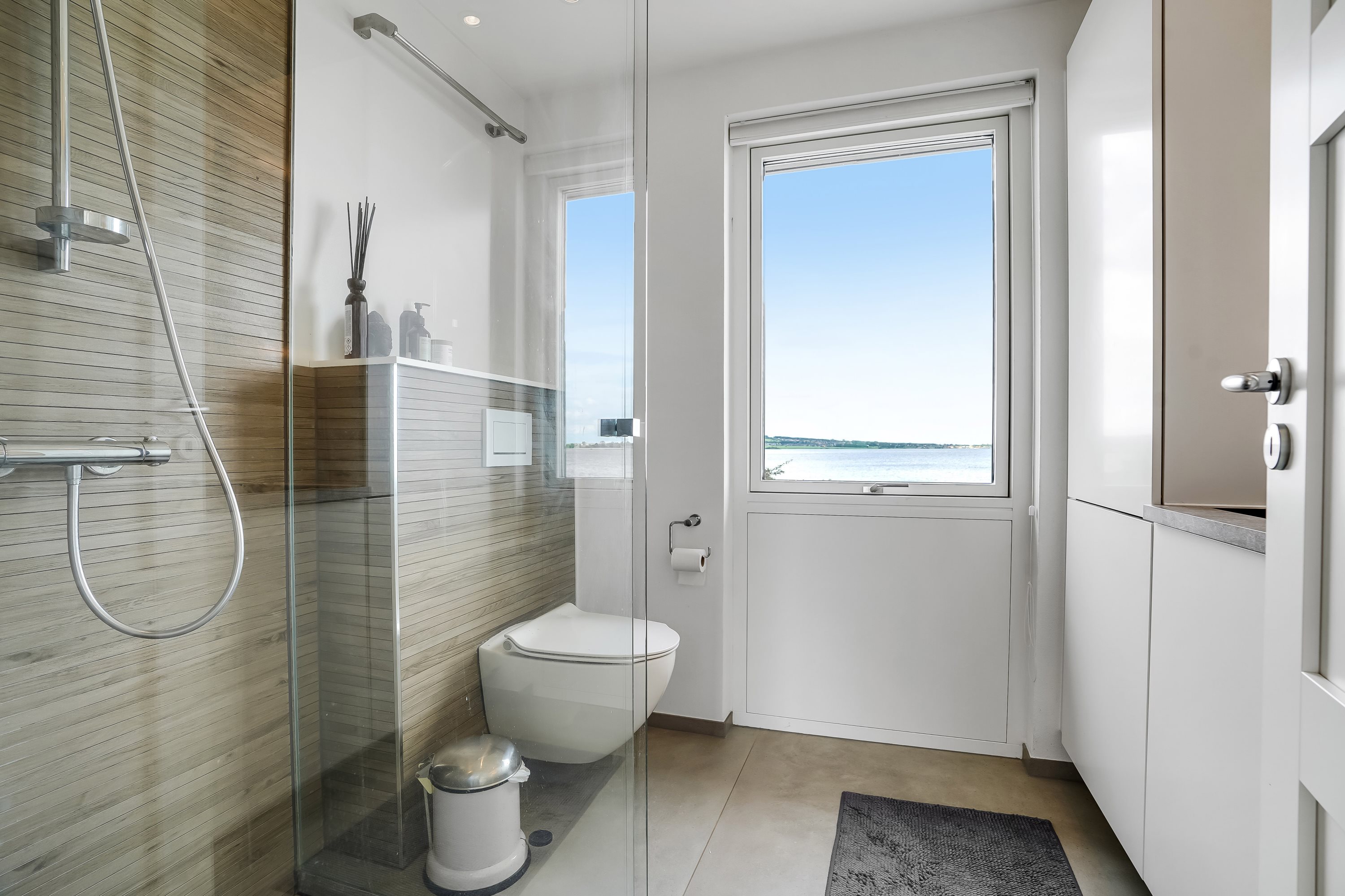 Fremhævet badeværelse billede i fuldskærmstilstand. Billede af Kamsbjerghuse 19, 5330 Munkebo