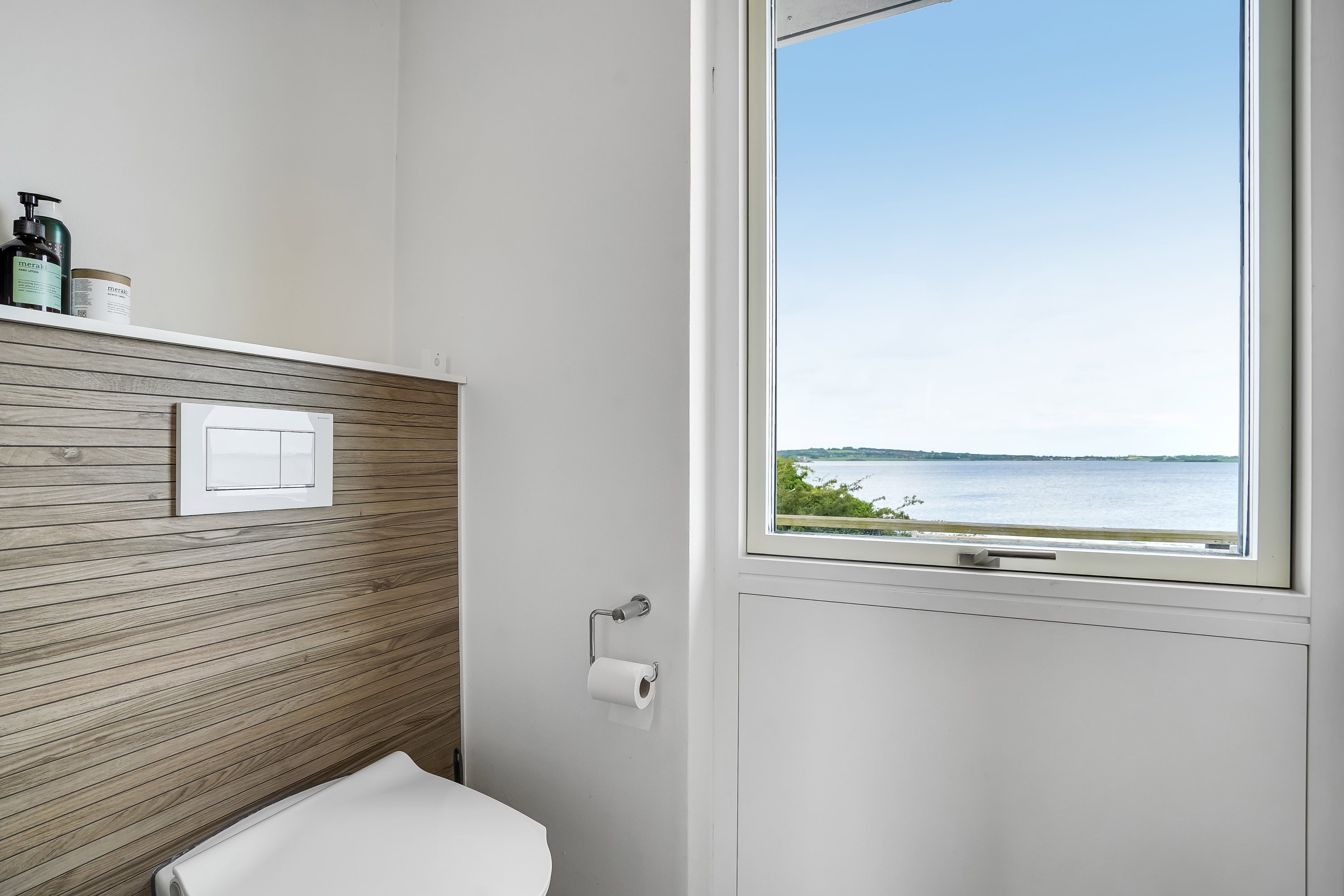 Fremhævet toilet billede i fuldskærmstilstand. Billede af Kamsbjerghuse 19, 5330 Munkebo