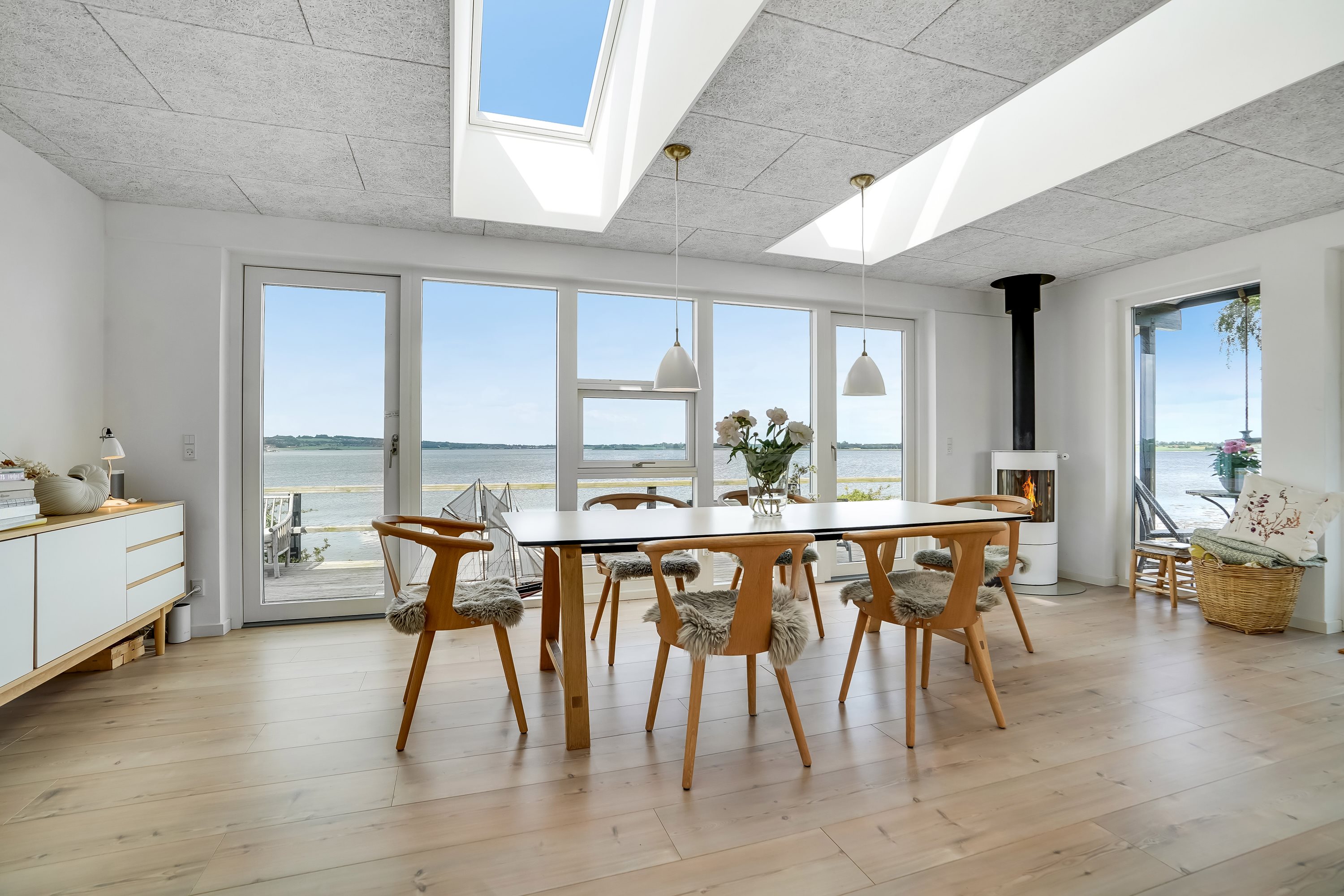 Fremhævet stue billede i fuldskærmstilstand. Billede af Kamsbjerghuse 19, 5330 Munkebo