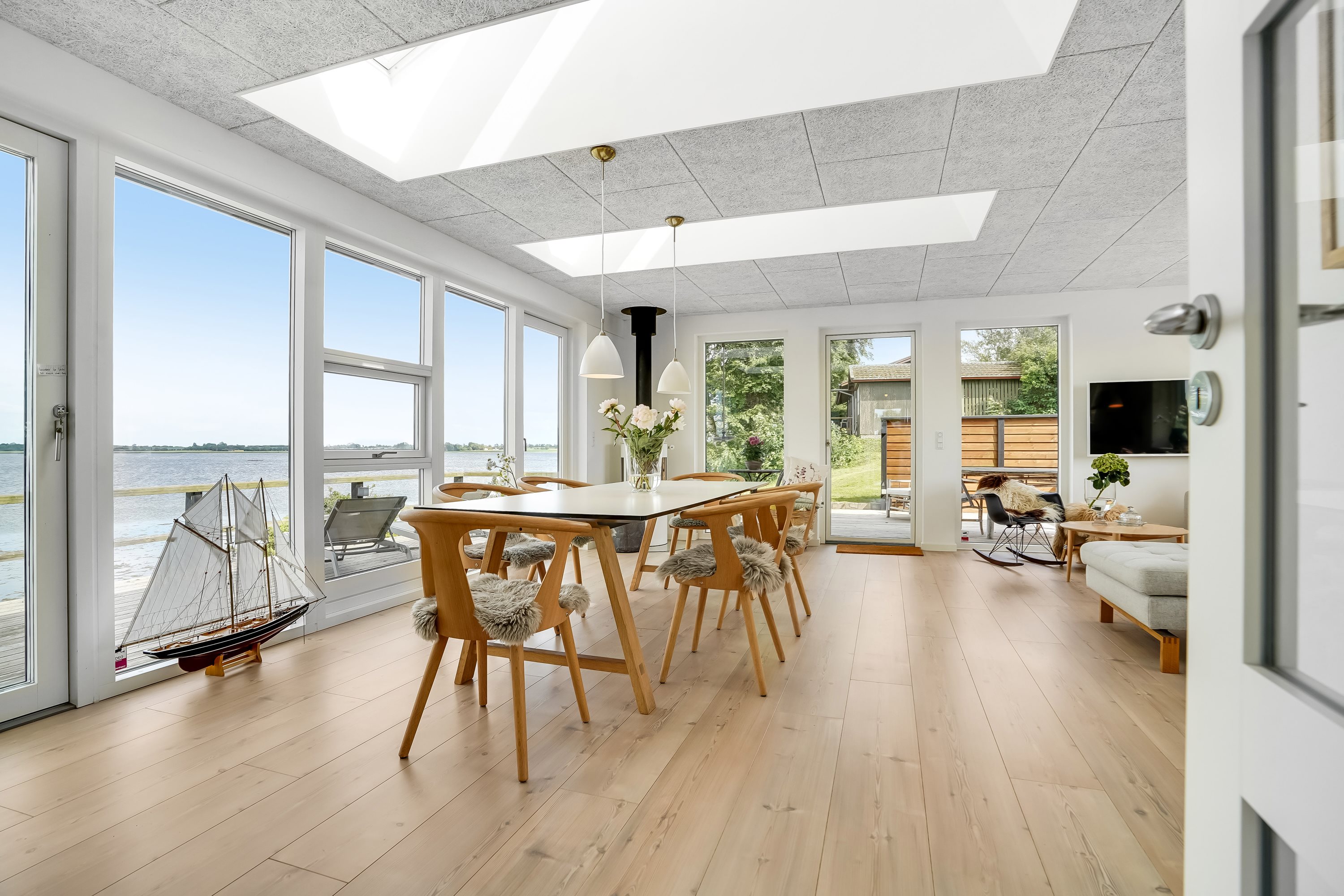 Fremhævet stue billede i fuldskærmstilstand. Billede af Kamsbjerghuse 19, 5330 Munkebo