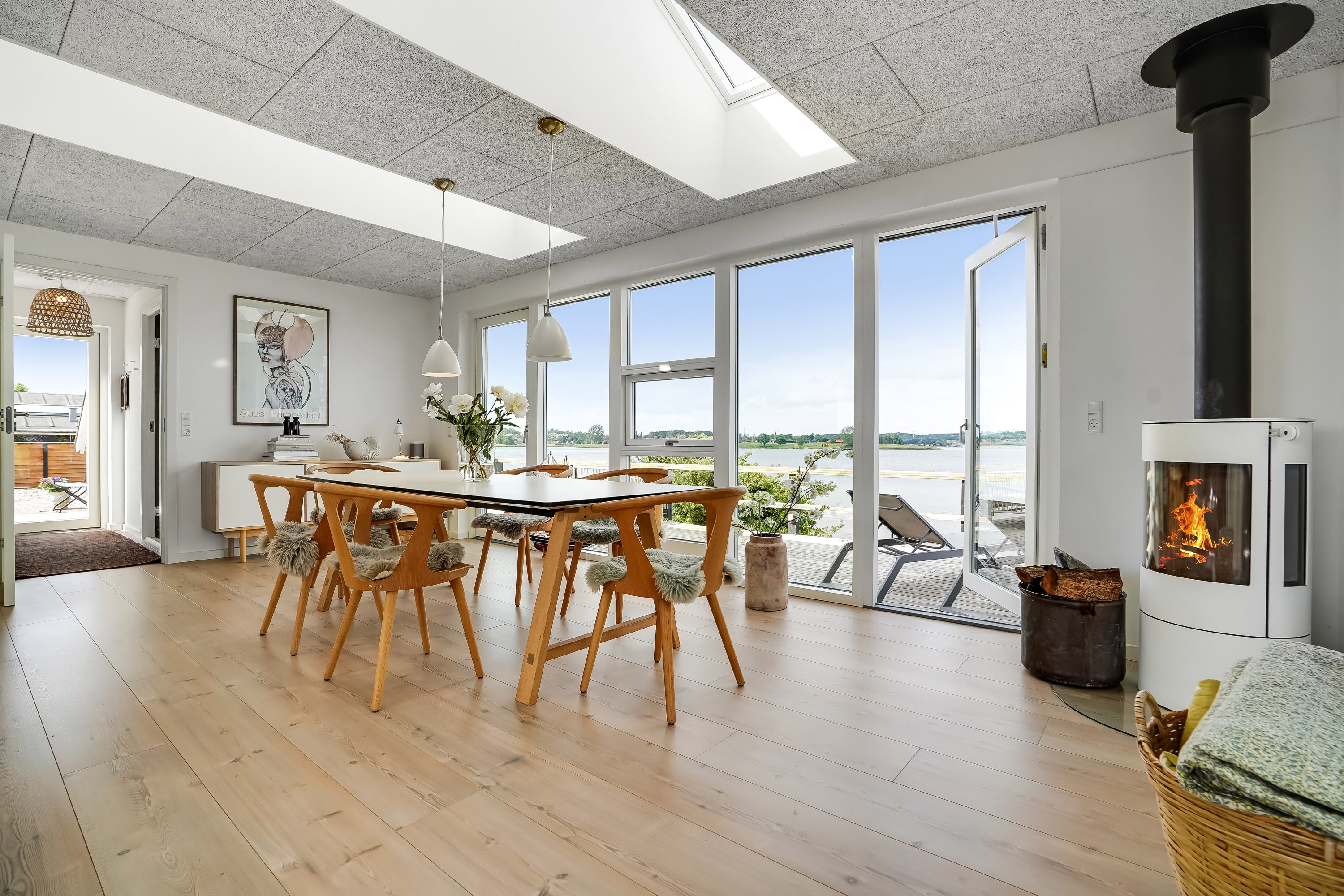 Fremhævet stue billede i fuldskærmstilstand. Billede af Kamsbjerghuse 19, 5330 Munkebo