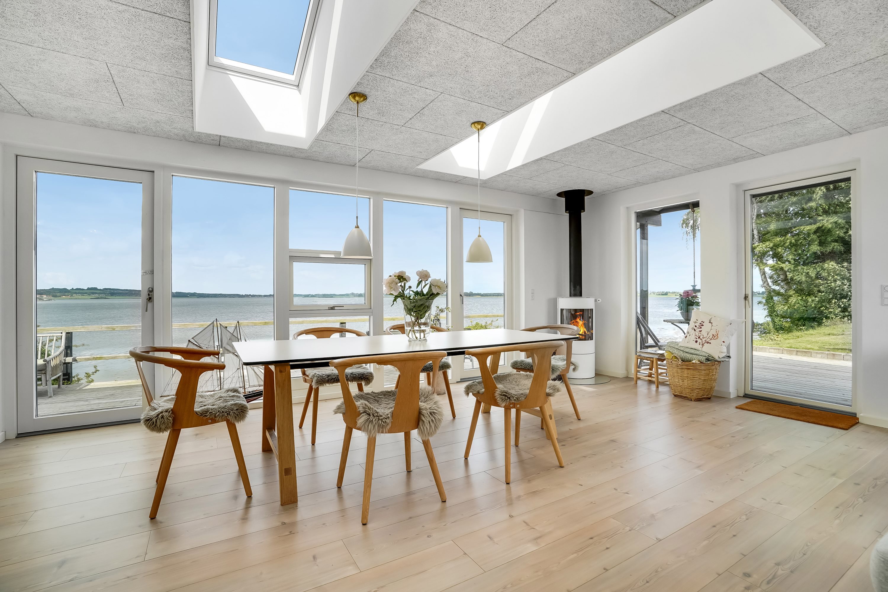 Fremhævet stue billede i fuldskærmstilstand. Billede af Kamsbjerghuse 19, 5330 Munkebo