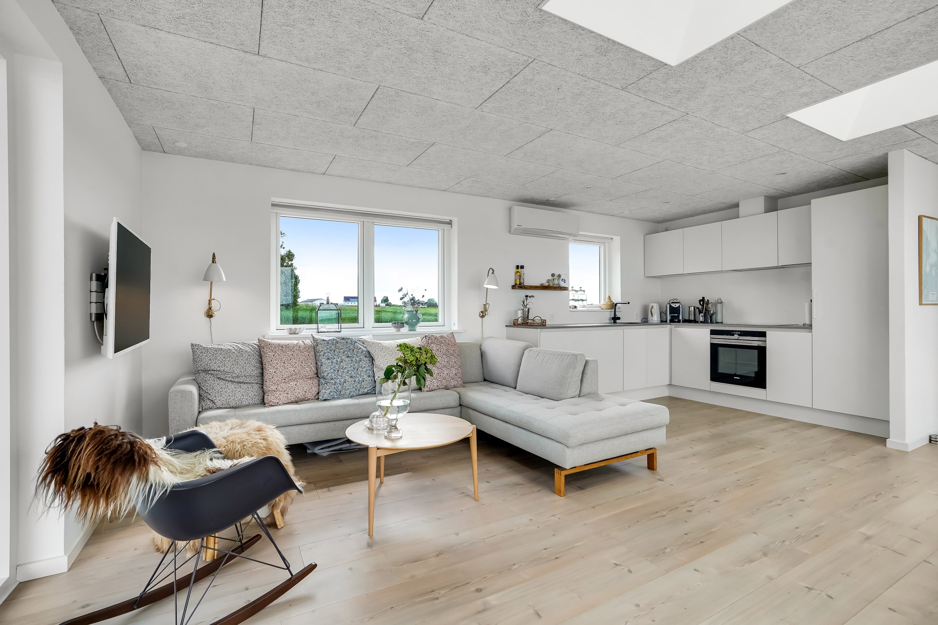 Fremhævet stue billede i fuldskærmstilstand. Billede af Kamsbjerghuse 19, 5330 Munkebo