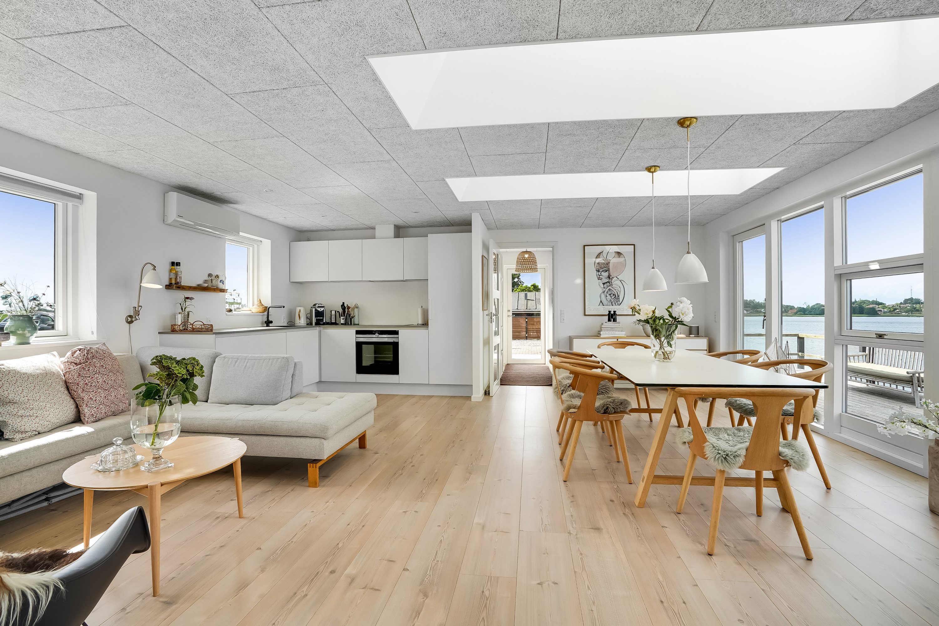 Miniaturebillede 1: stue. Billede af Kamsbjerghuse 19, 5330 Munkebo