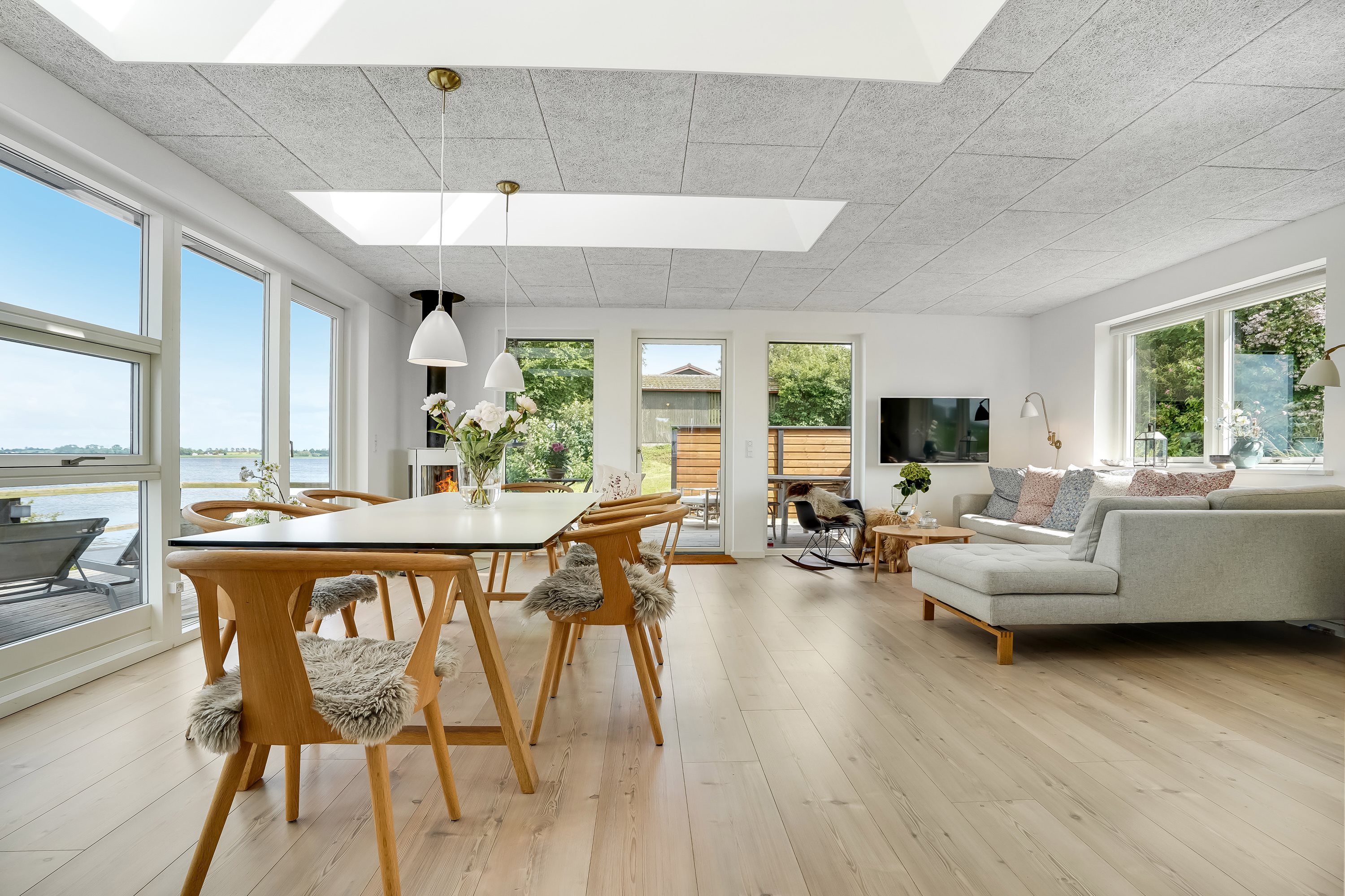 Fremhævet stue billede i fuldskærmstilstand. Billede af Kamsbjerghuse 19, 5330 Munkebo