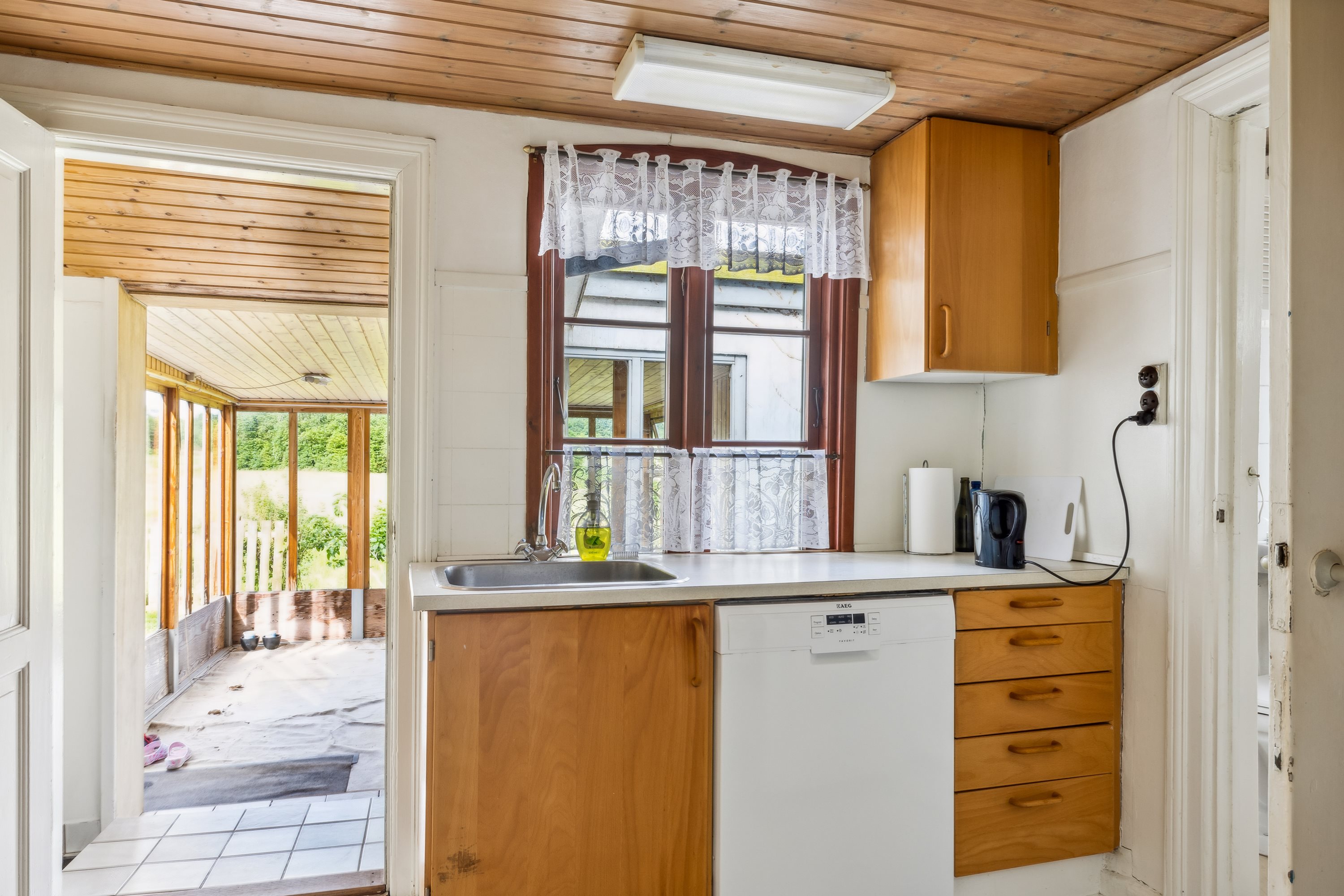 Fremhævet køkken billede i fuldskærmstilstand. Billede af Søndervej 44, Brobyværk, 5672 Broby