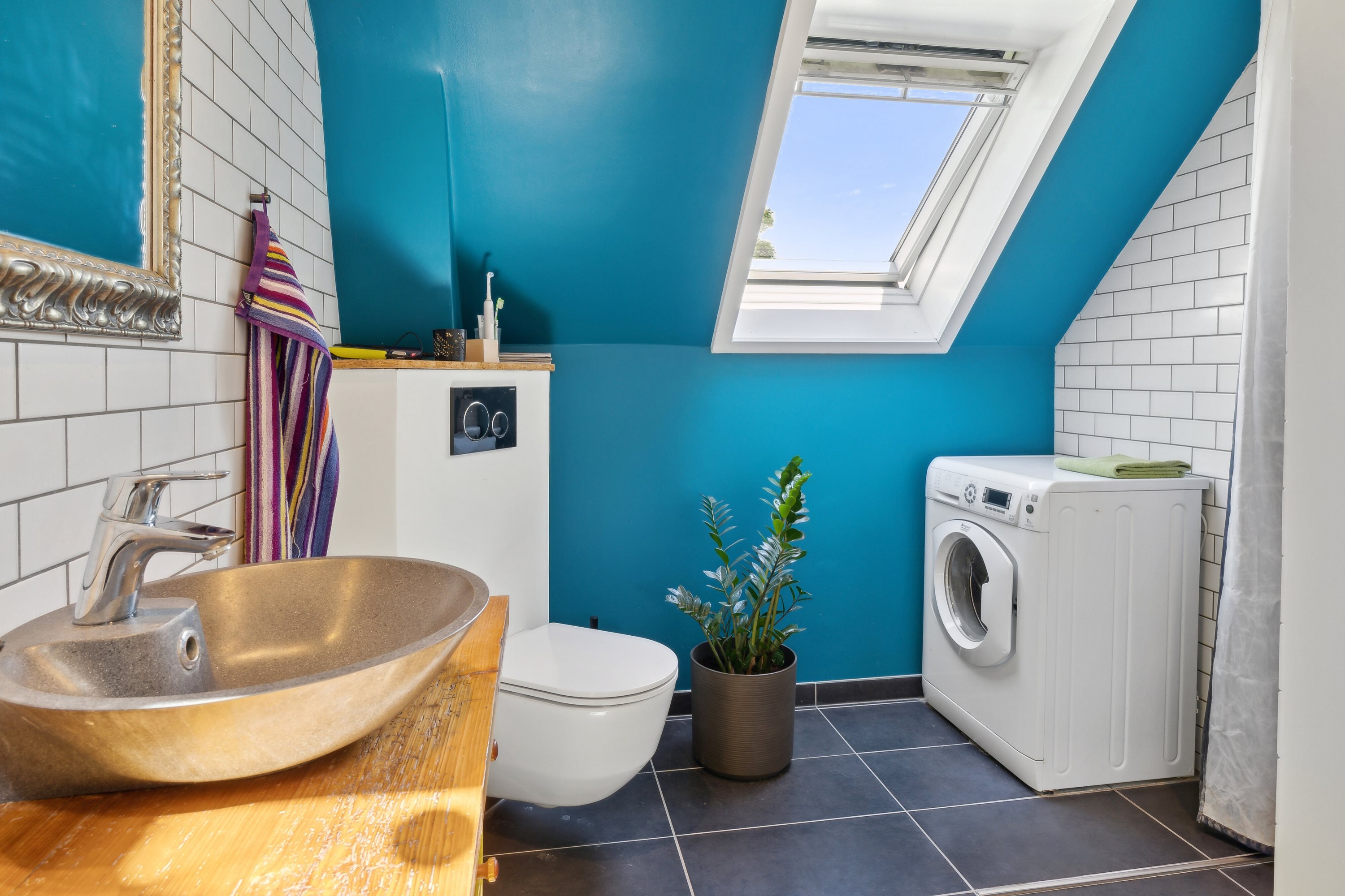 Fremhævet toilet billede i fuldskærmstilstand. Billede af Tietgens Allé 33, 1. tv., 5230 Odense M