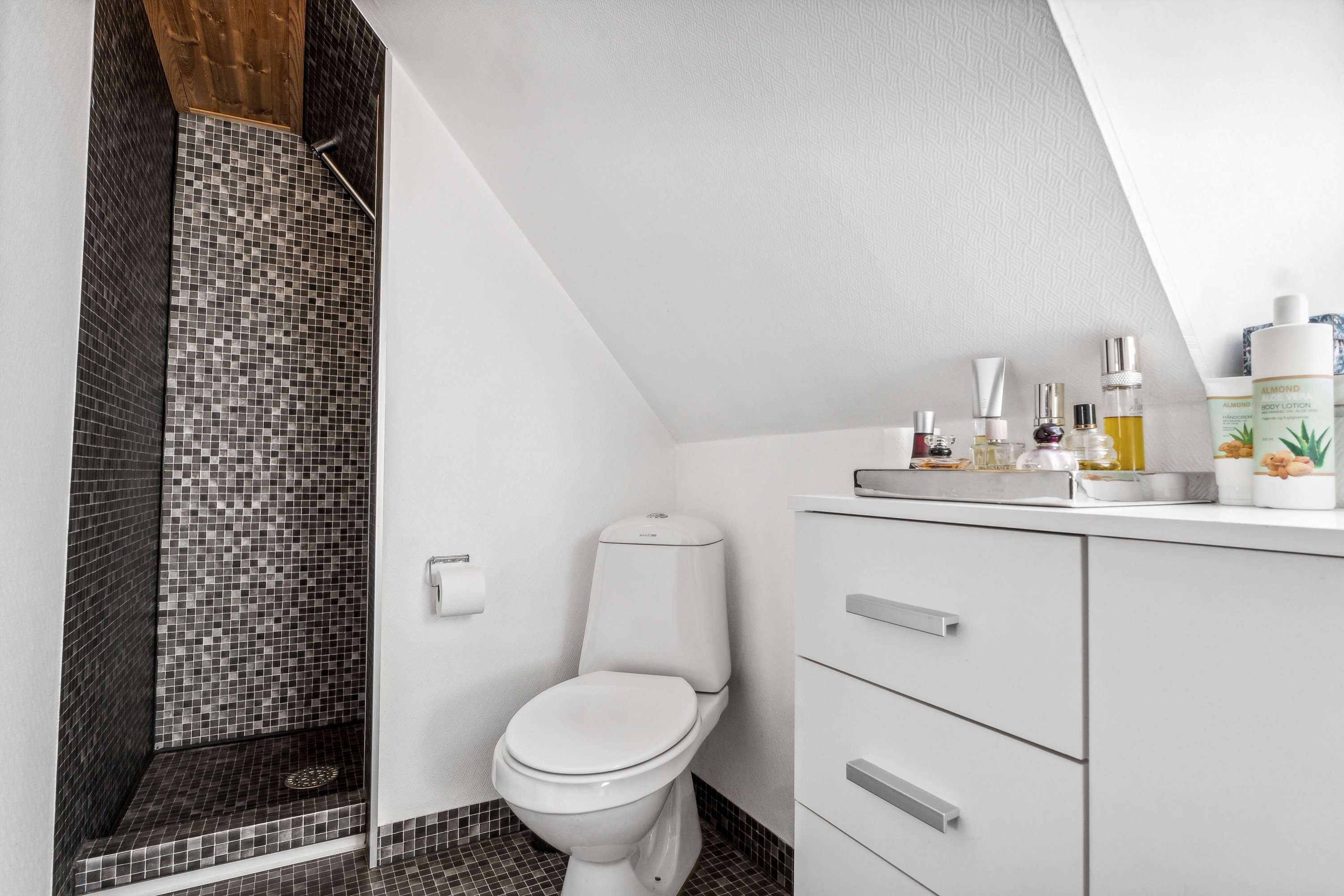 Fremhævet badeværelse billede i fuldskærmstilstand. Billede af Ørbækvej 843, Rolfsted, 5863 Ferritslev Fyn