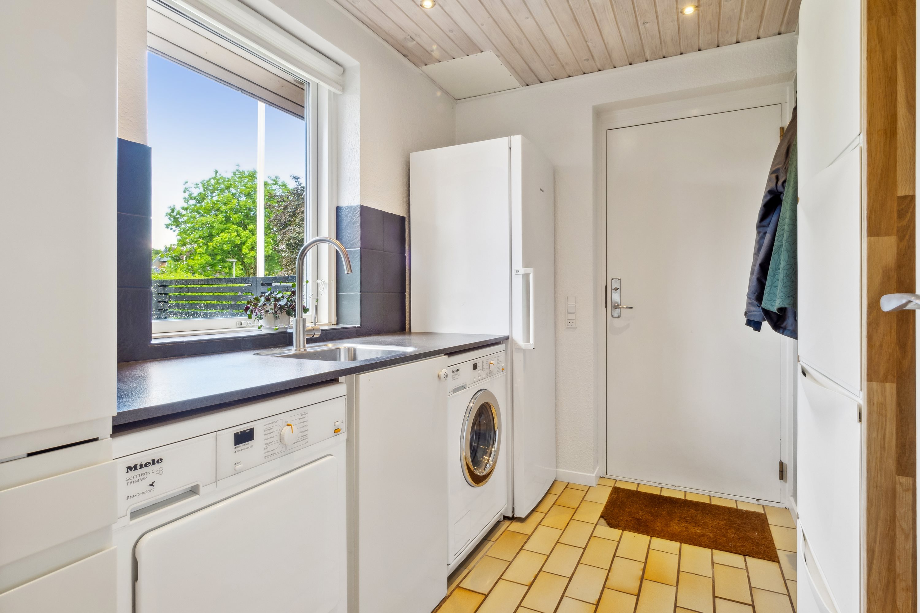 Fremhævet køkken billede i fuldskærmstilstand. Billede af Åbrinken 5, Vils, 7980 Vils